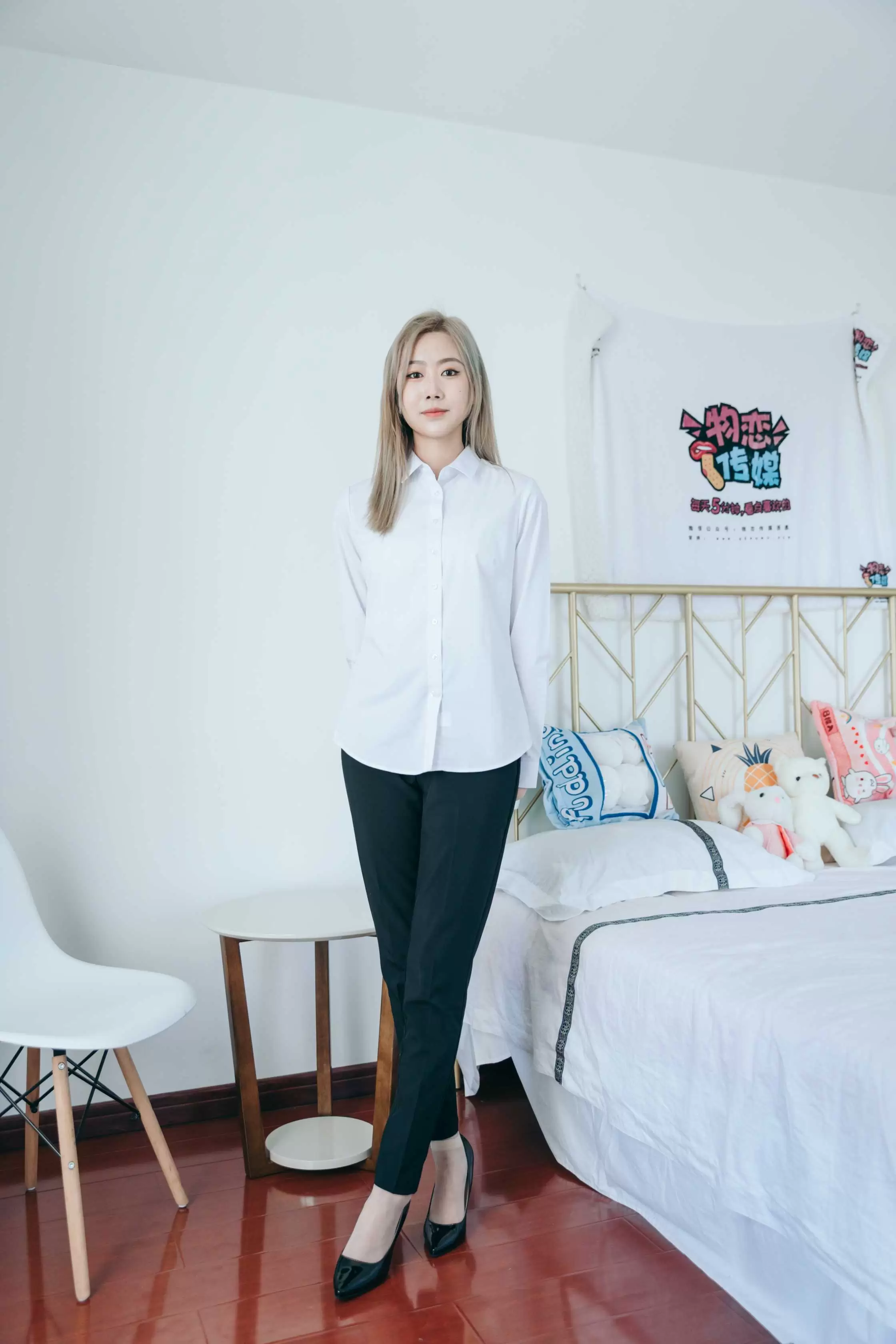 物恋传媒 NO.770 小鹿-日暮流年 [166P+1V／3.49GB] - 秀人网免费无水印在线套图写真