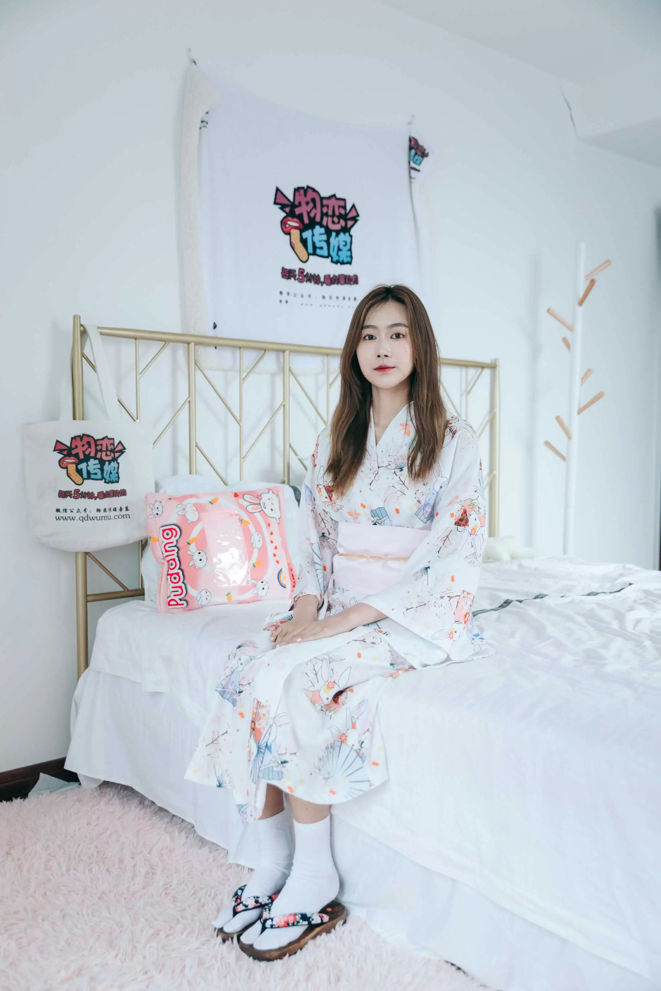 物恋传媒 NO.768 小鹿-夜锁清冷 [157P+1V／4.35GB] - 秀人网免费无水印在线套图写真