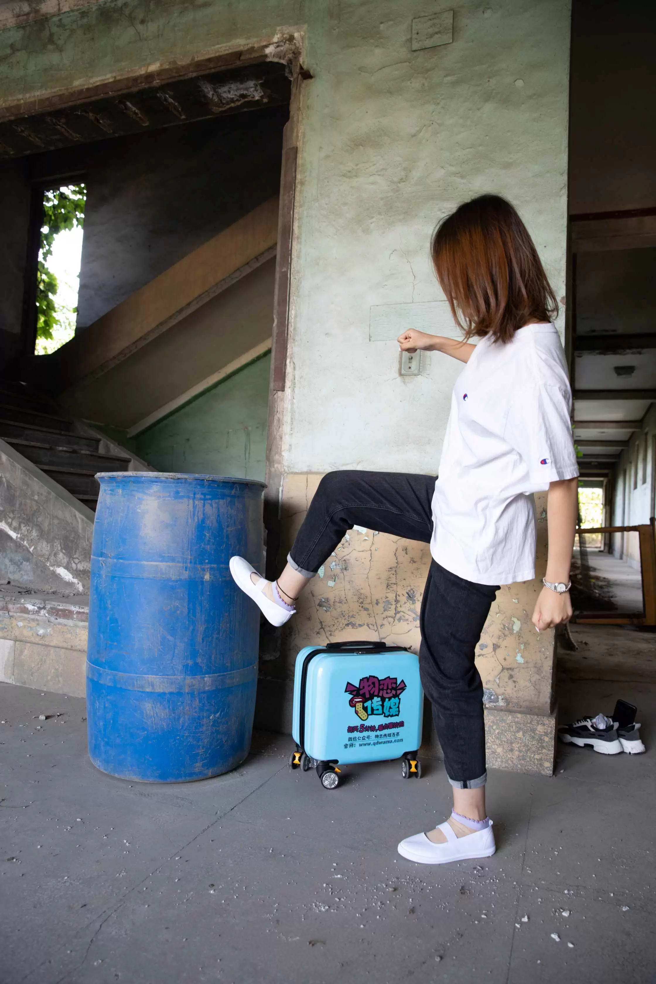 物恋传媒 NO.766 婷婷-东篱南山 [187P+2V／5.11GB] - 秀人网免费无水印在线套图写真