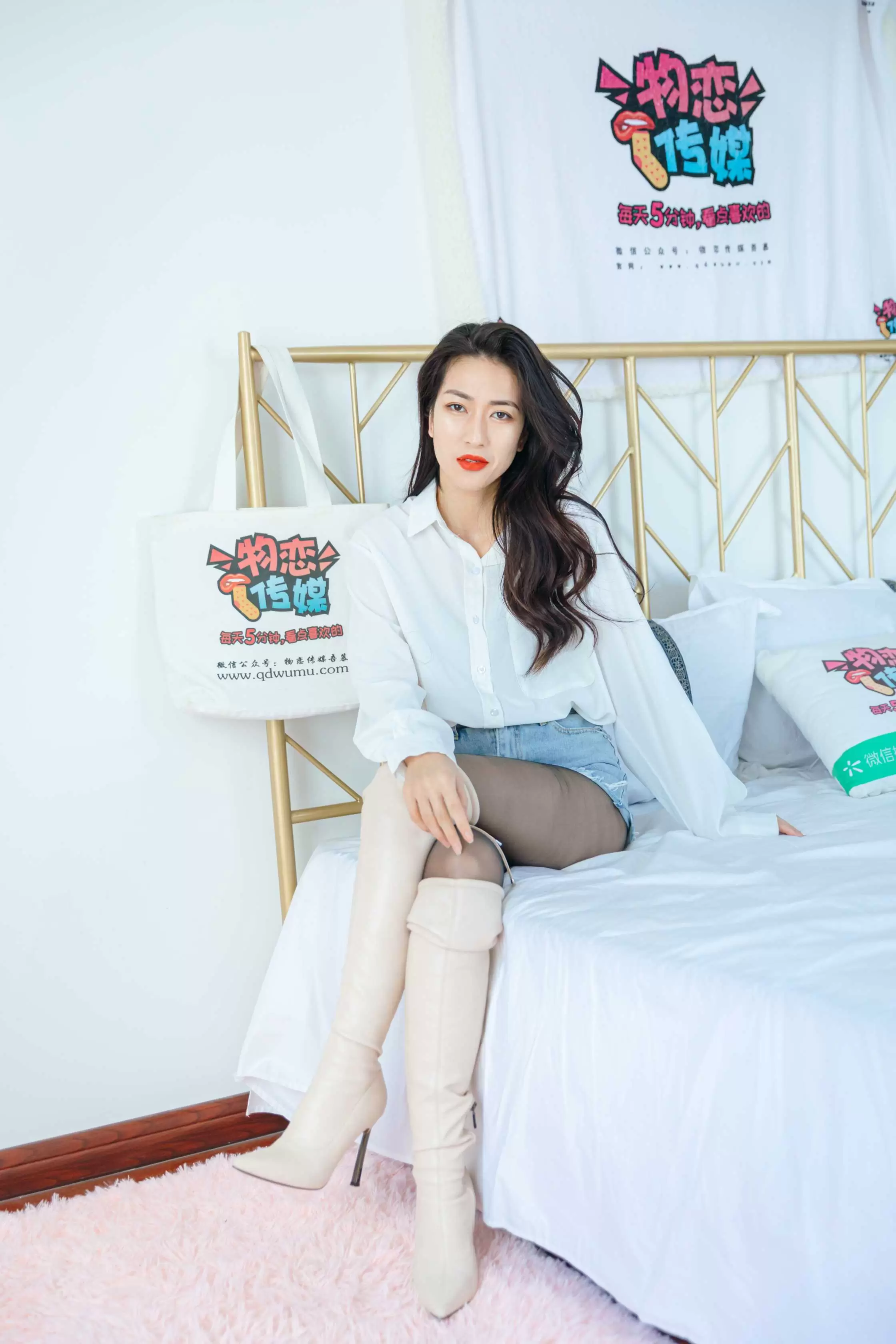 物恋传媒 NO.725 小茶-画中戏情 [154P+1V／3110M] - 秀人网免费无水印在线套图写真