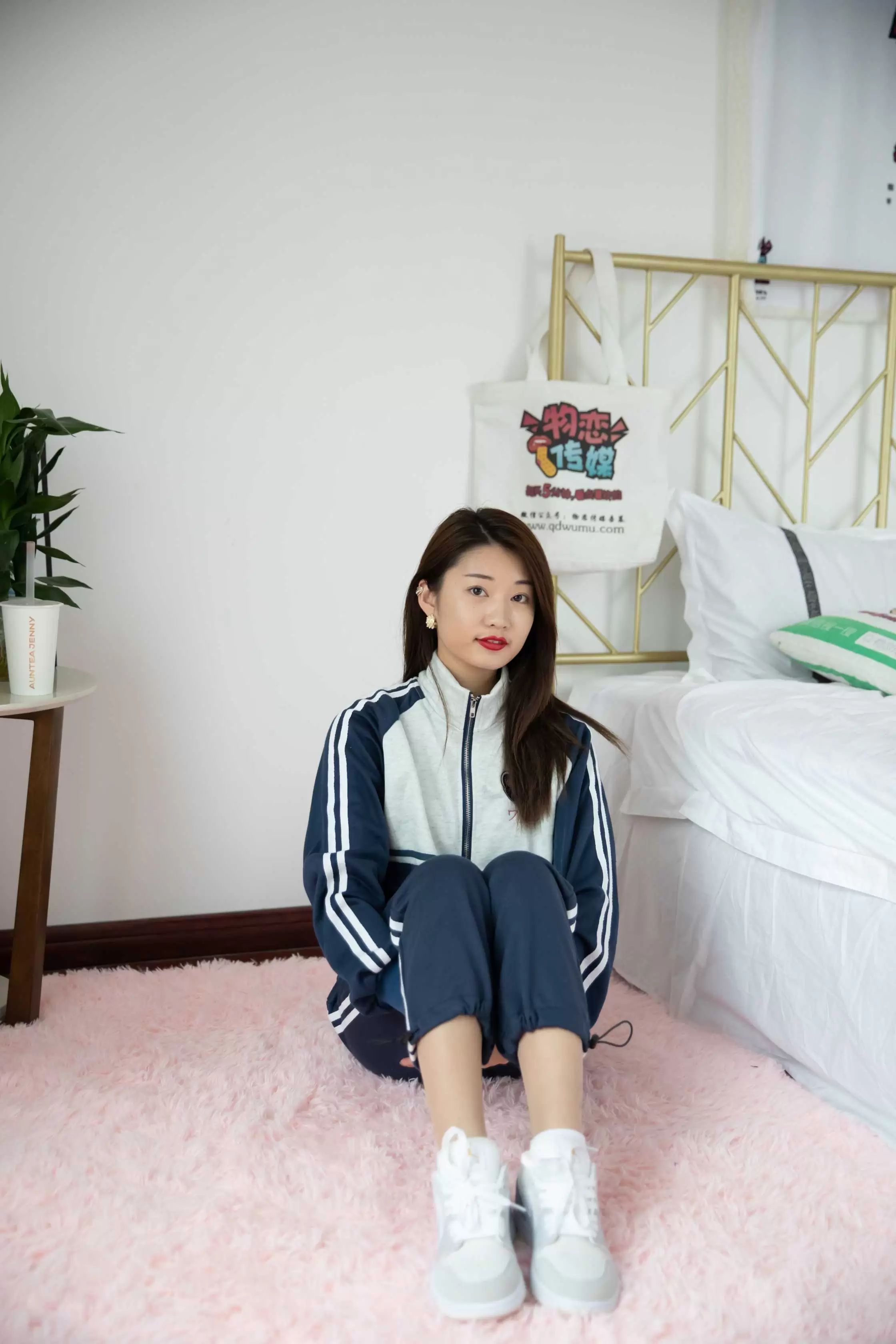 物恋传媒 NO.722 言言-禅意人生 [141P+1V／3650M] - 秀人网免费无水印在线套图写真