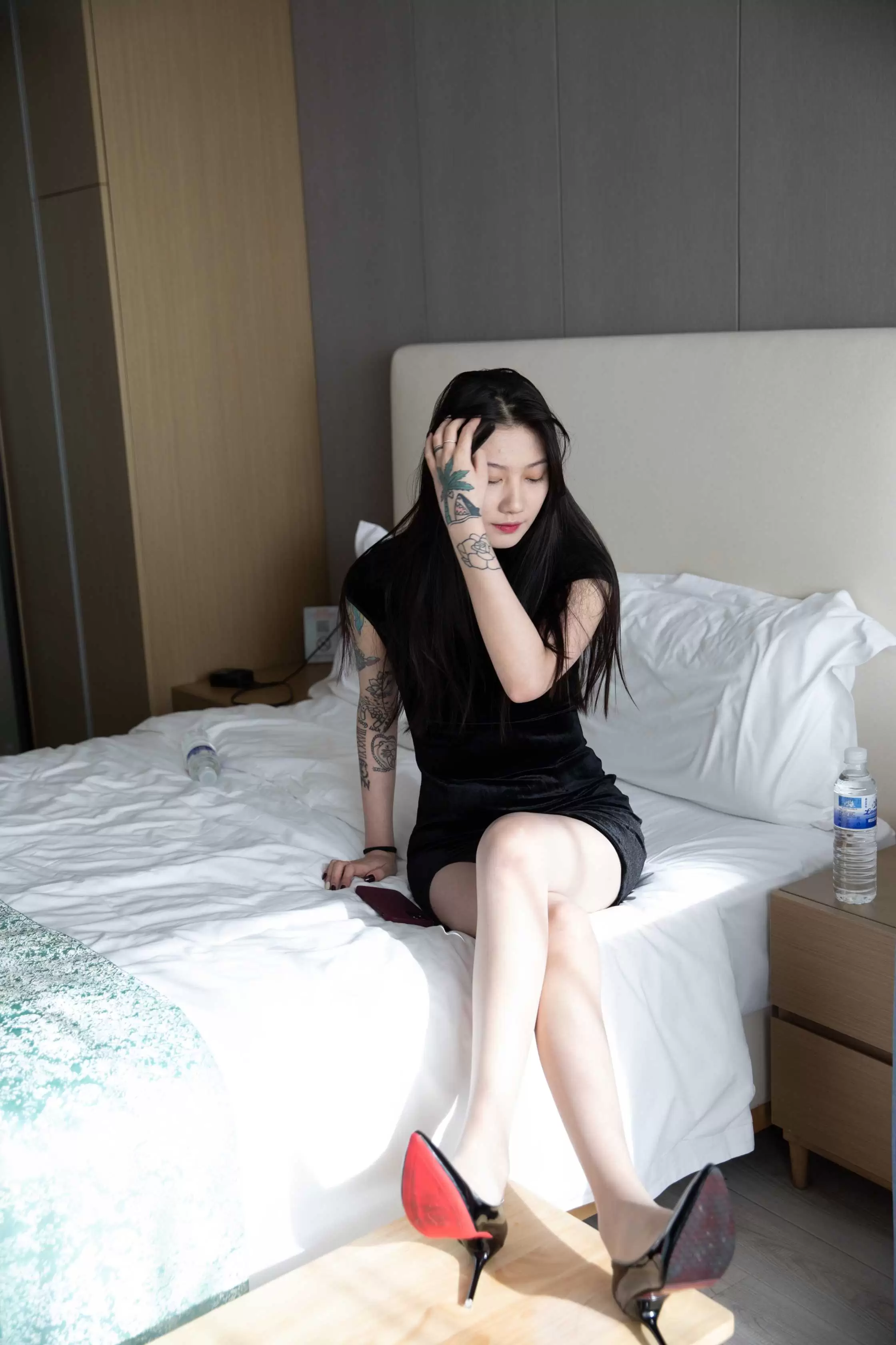 物恋传媒 NO.667 兔兔-夜晚的寄托 [183P+1V／4.12G] - 秀人网免费无水印在线套图写真