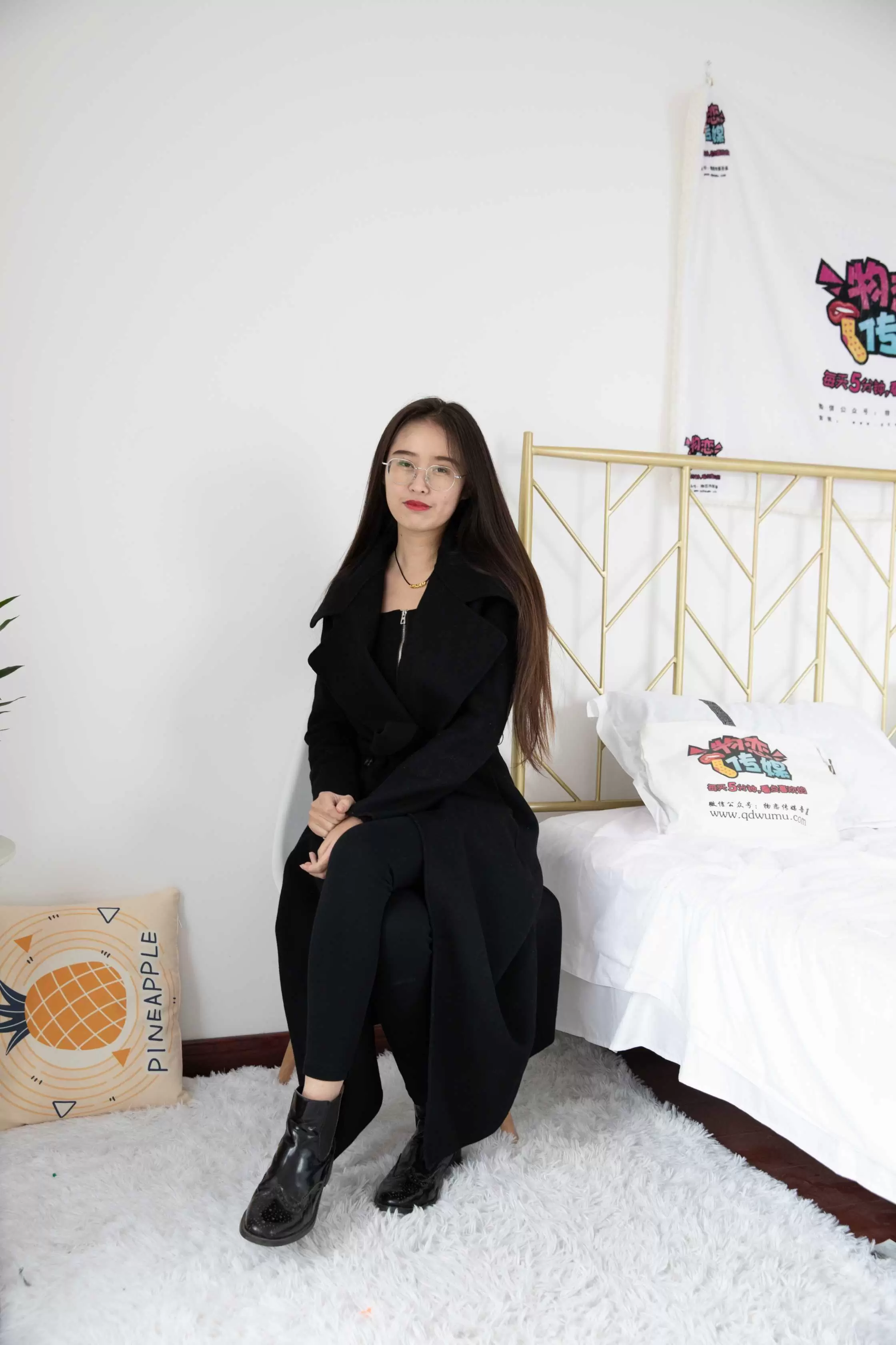 物恋传媒 NO.645 菲菲-未眠夜 [137P+1V3430M] - 秀人网免费无水印在线套图写真