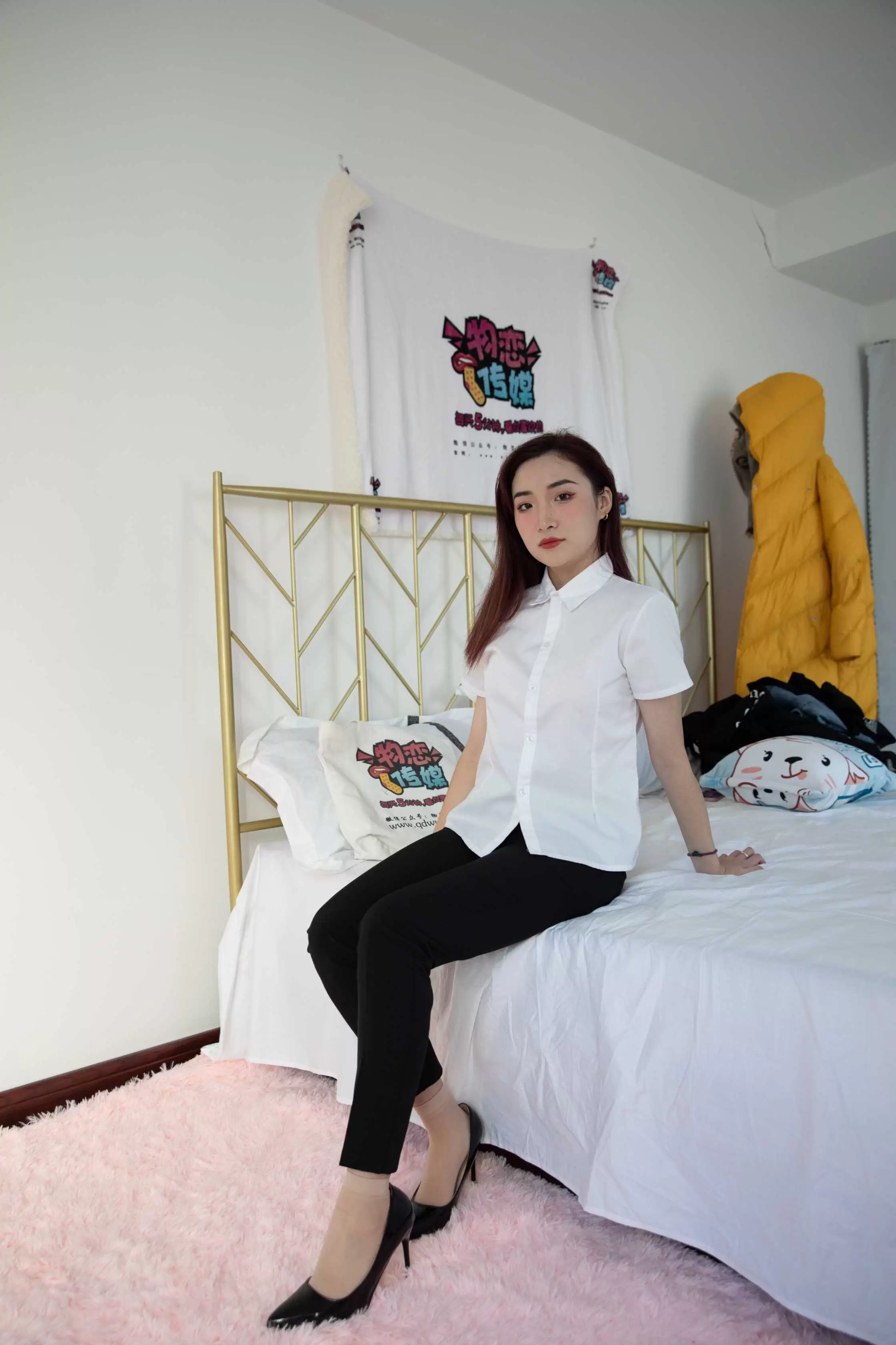 物恋传媒 NO.621 小晴-冬日梅林 [163P+1V3.69G] - 秀人网免费无水印在线套图写真