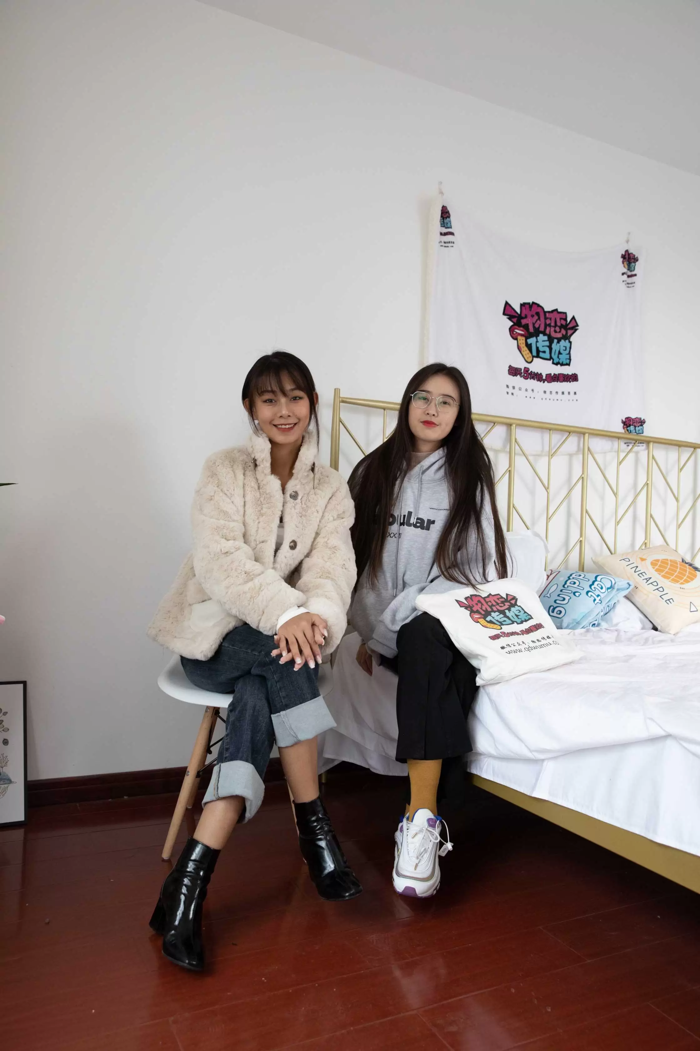 物恋传媒 NO.592 岚岚&菲菲-冬雨心荷 [185P+1V4.77G] - 秀人网免费无水印在线套图写真