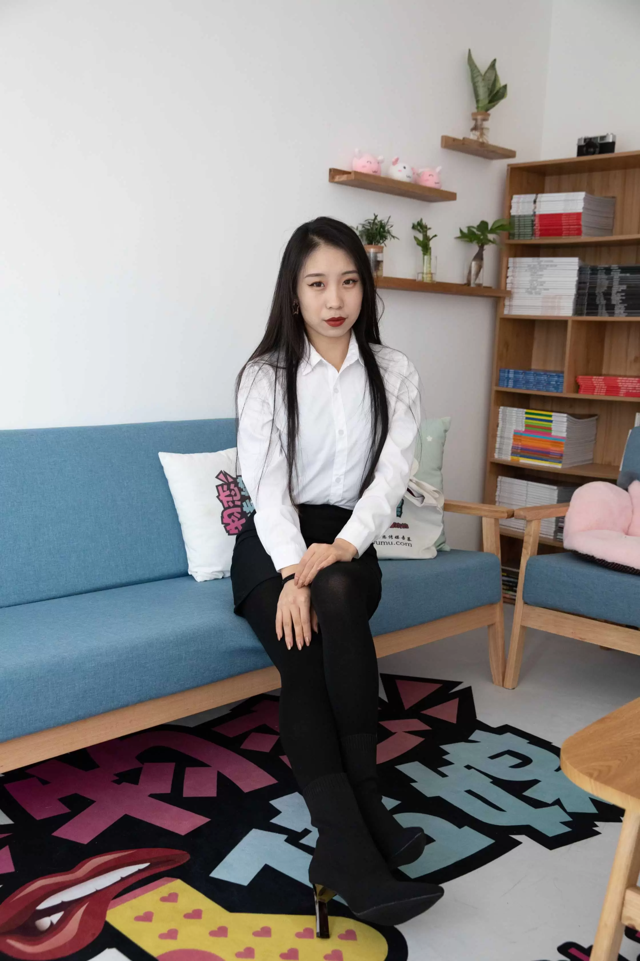 物恋传媒 NO.587 璐璐-生活如诗 [151P+1V4.04G] - 秀人网免费无水印在线套图写真