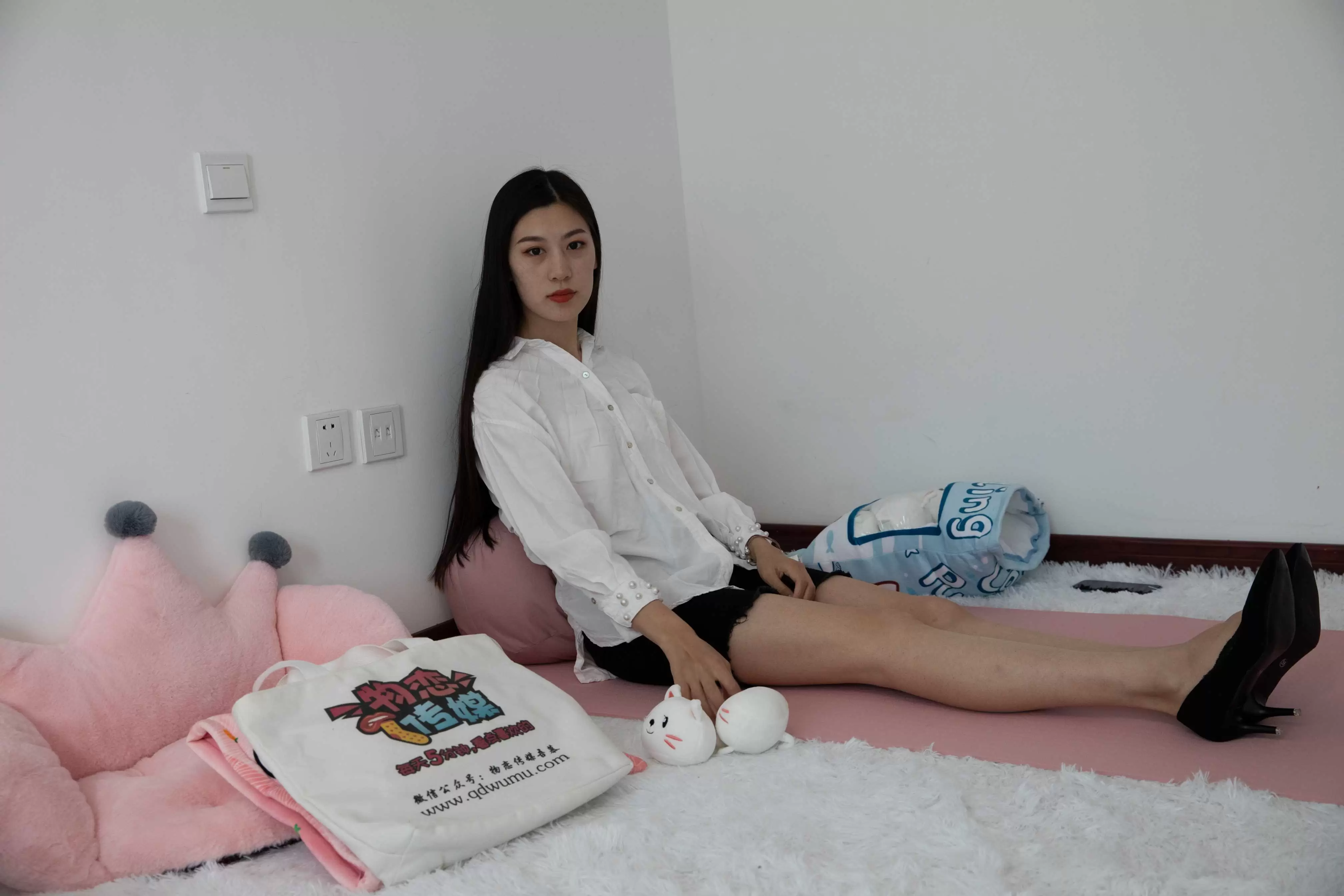 物恋传媒 No.414 苏镶-维多利亚的天使 [155P+1V5.6G] - 秀人网免费无水印在线套图写真