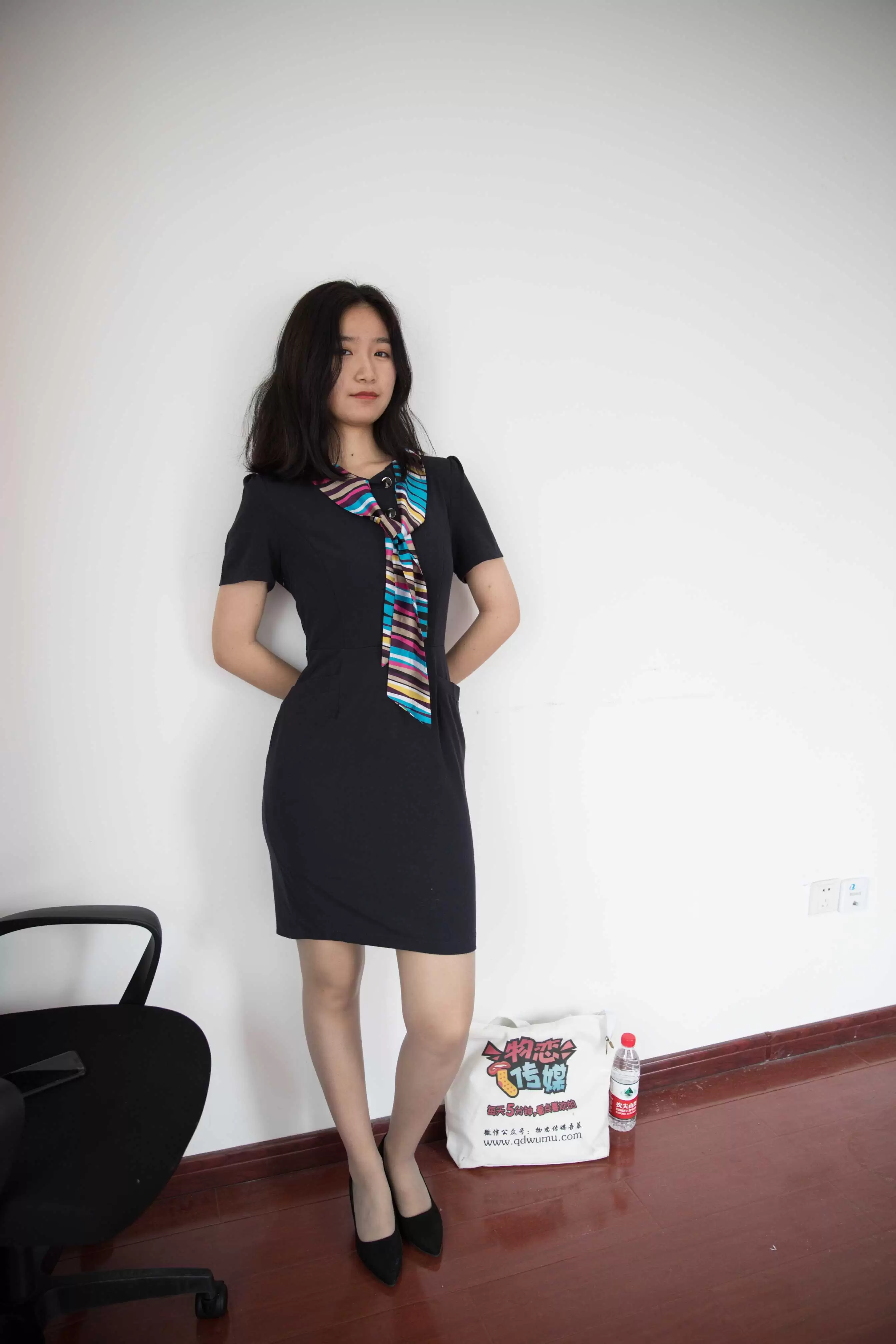 物恋传媒 No.410 小昭-盛夏少女 [133P+1V3.6G] - 秀人网免费无水印在线套图写真