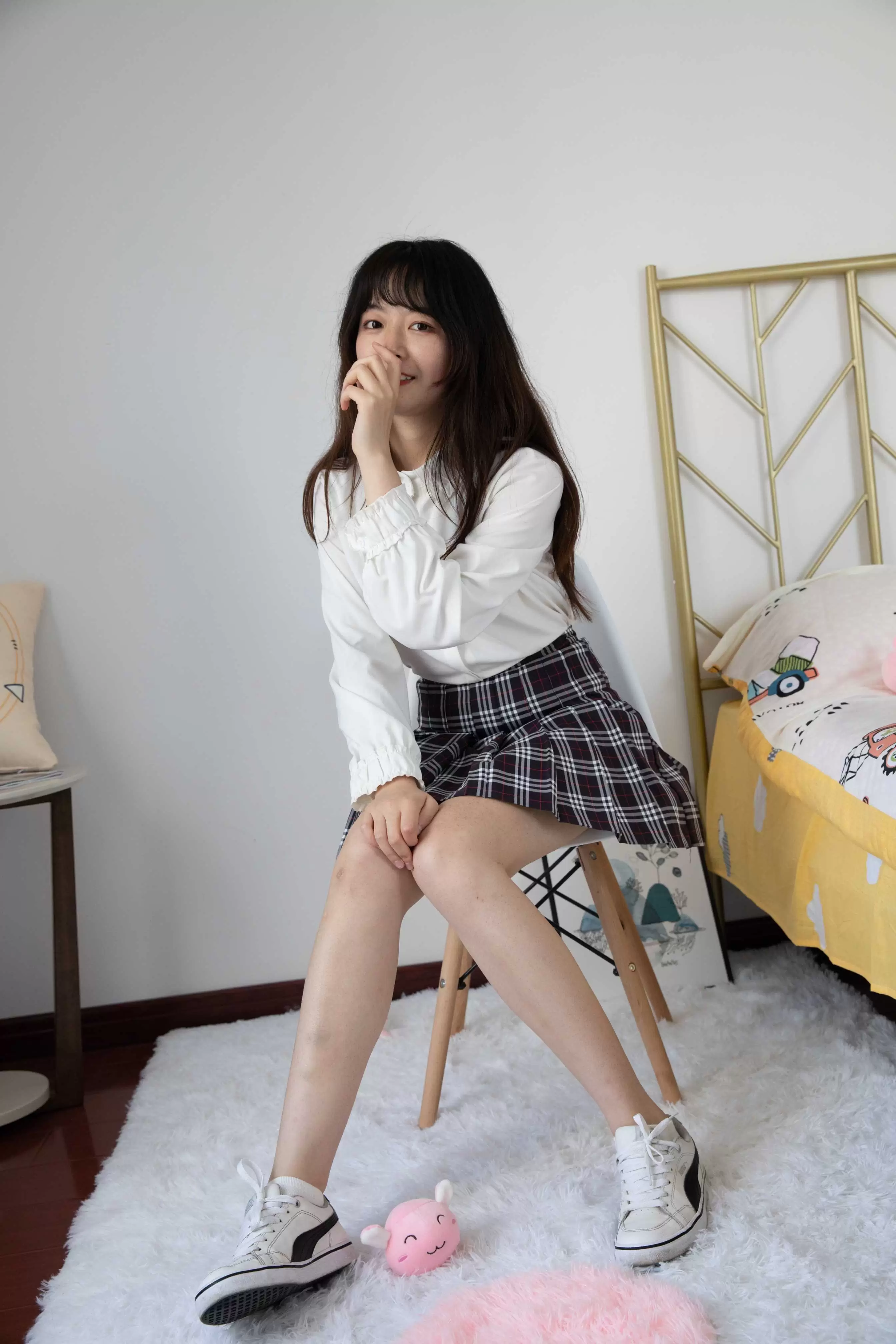 物恋传媒 No.409 洋洋-格子与糖 [146P+1V4.05G] - 秀人网免费无水印在线套图写真