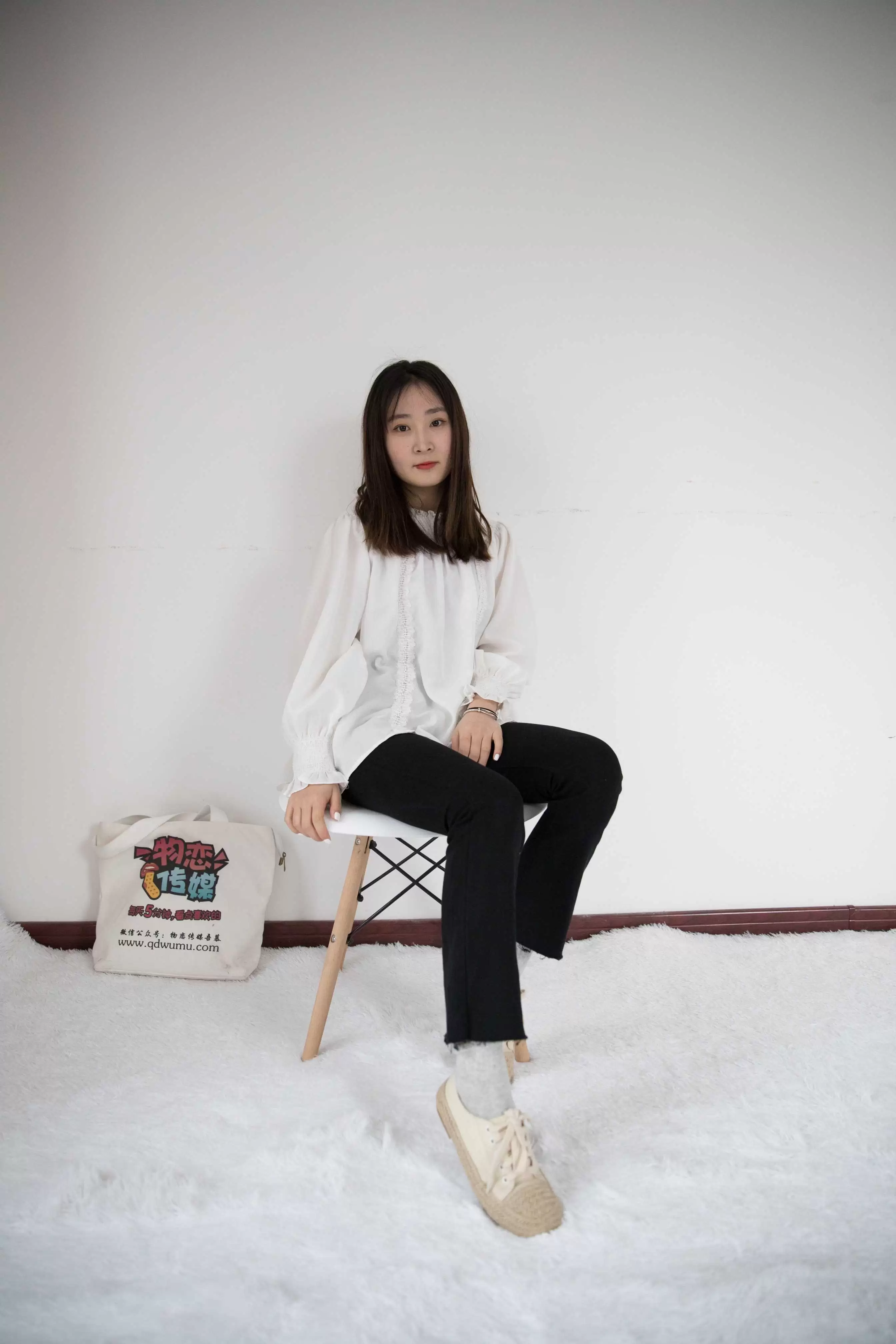 物恋传媒 No.397 媛媛-笑脸曲奇 [166P+1V4.66G] - 秀人网免费无水印在线套图写真