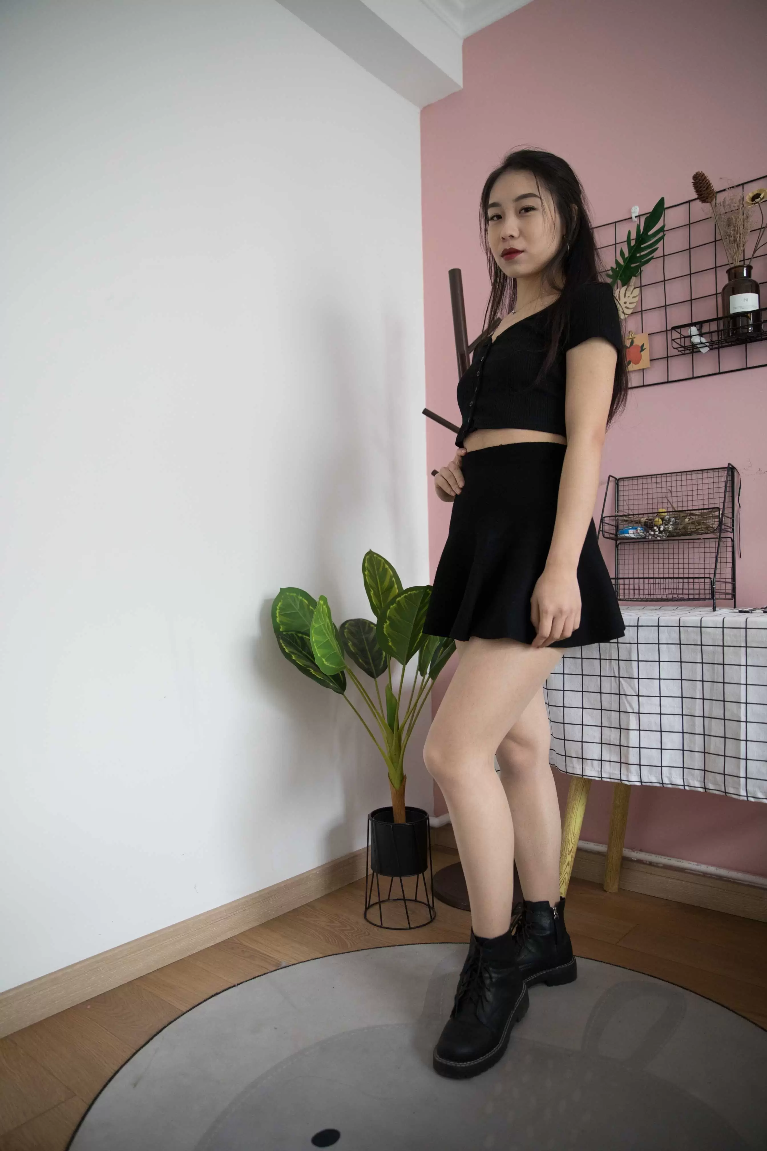 物恋传媒 No.351 璐璐-H丁香 [168P+1V4.67G] - 秀人网免费无水印在线套图写真