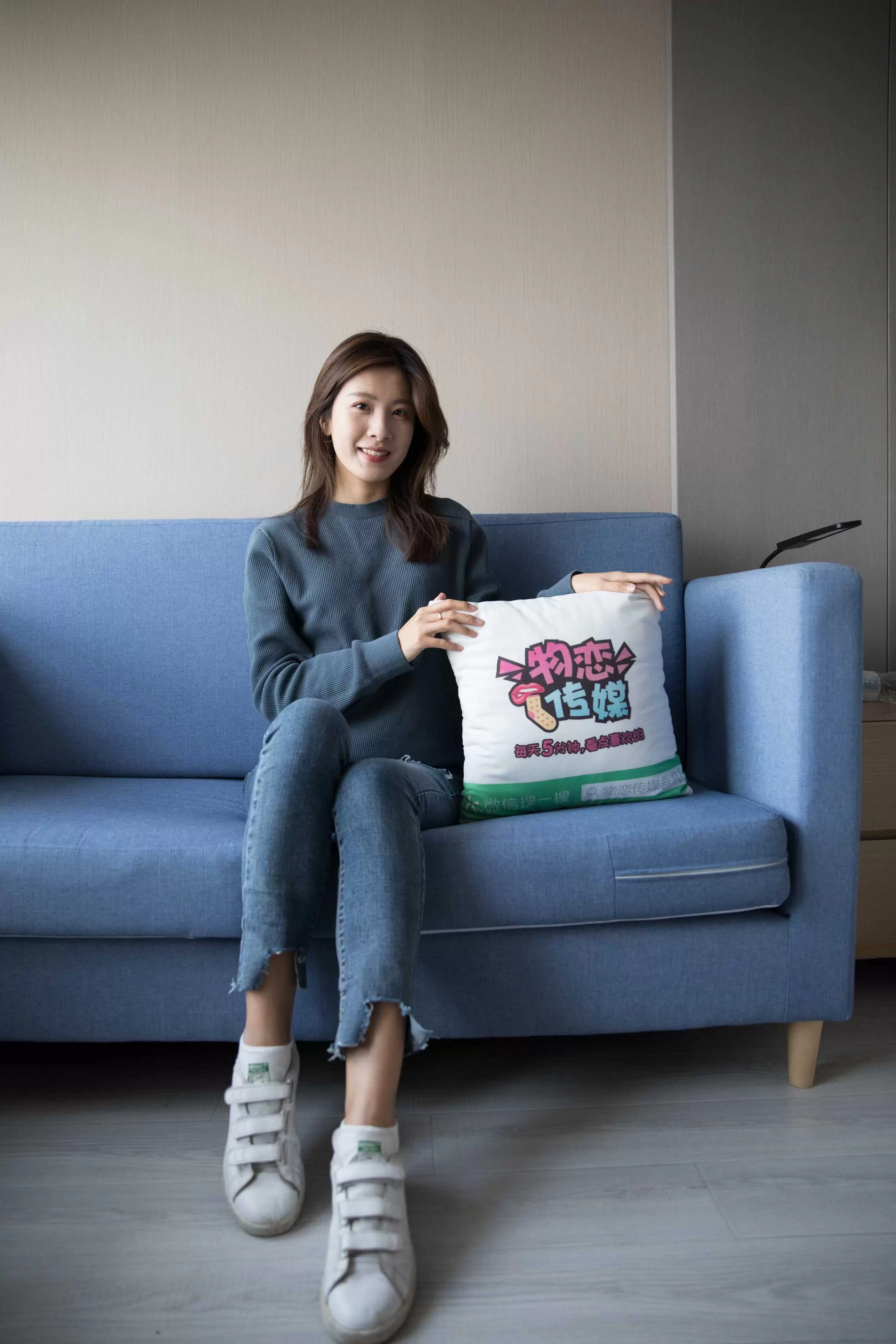 物恋传媒 No.235 柠檬-青春里的邻家女孩 [177P+1V5.08G] - 秀人网免费无水印在线套图写真