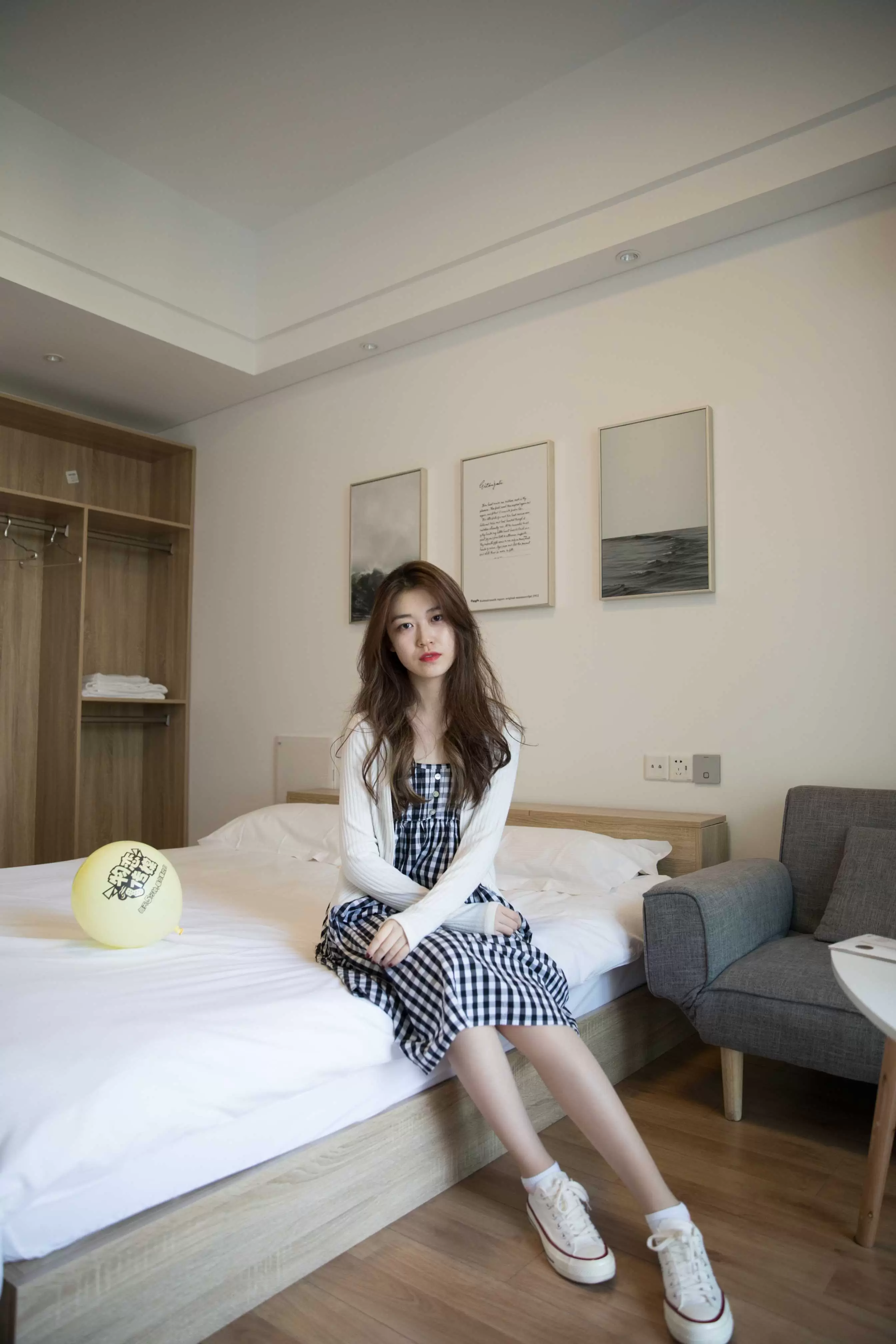 物恋传媒 No.220 佳琪-小清新里的感姓 [189P+1V5.45G] - 秀人网免费无水印在线套图写真