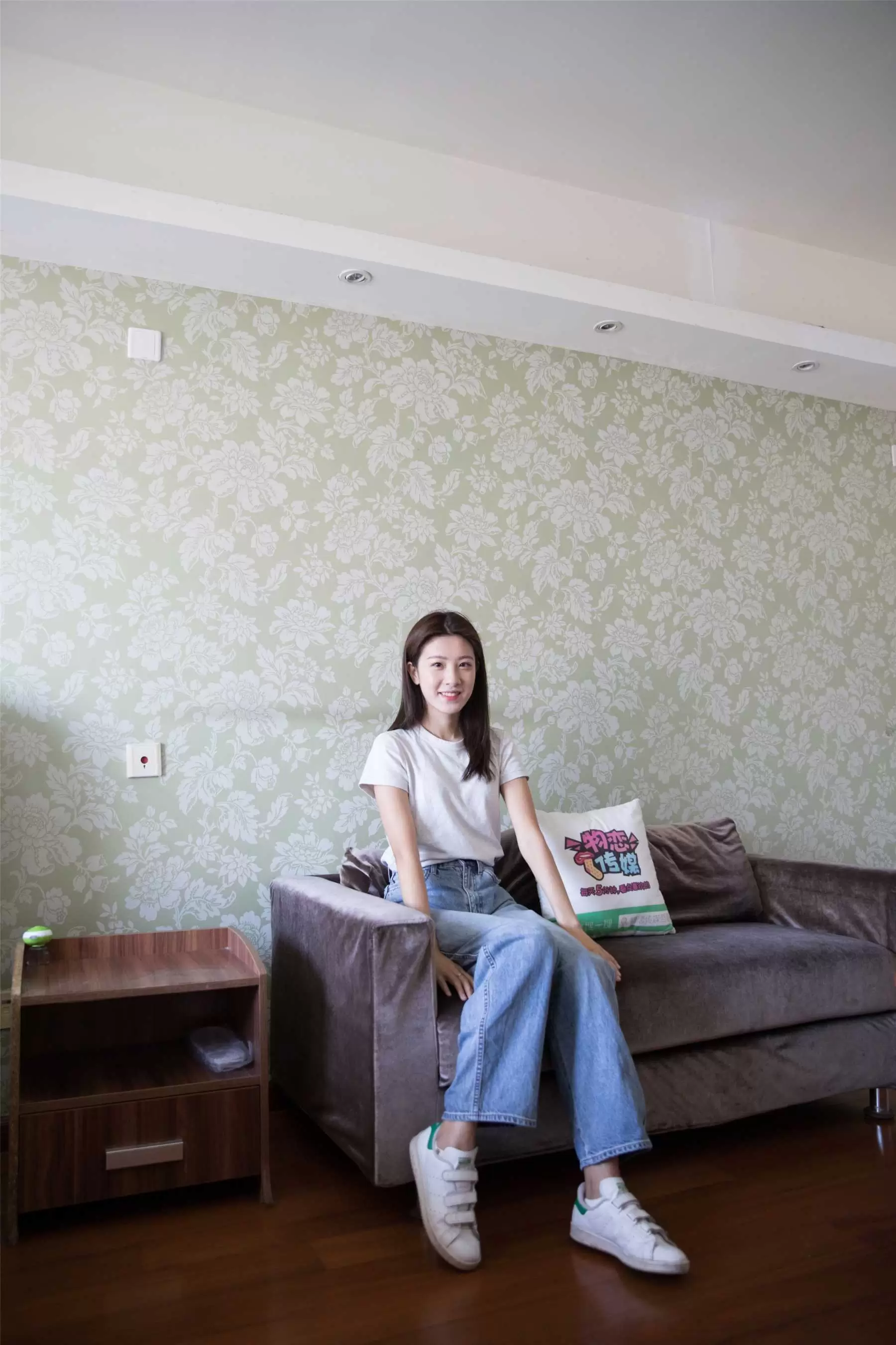 物恋传媒 No.200 柠檬-简单即是美 [276P+1V7.05G] - 秀人网免费无水印在线套图写真