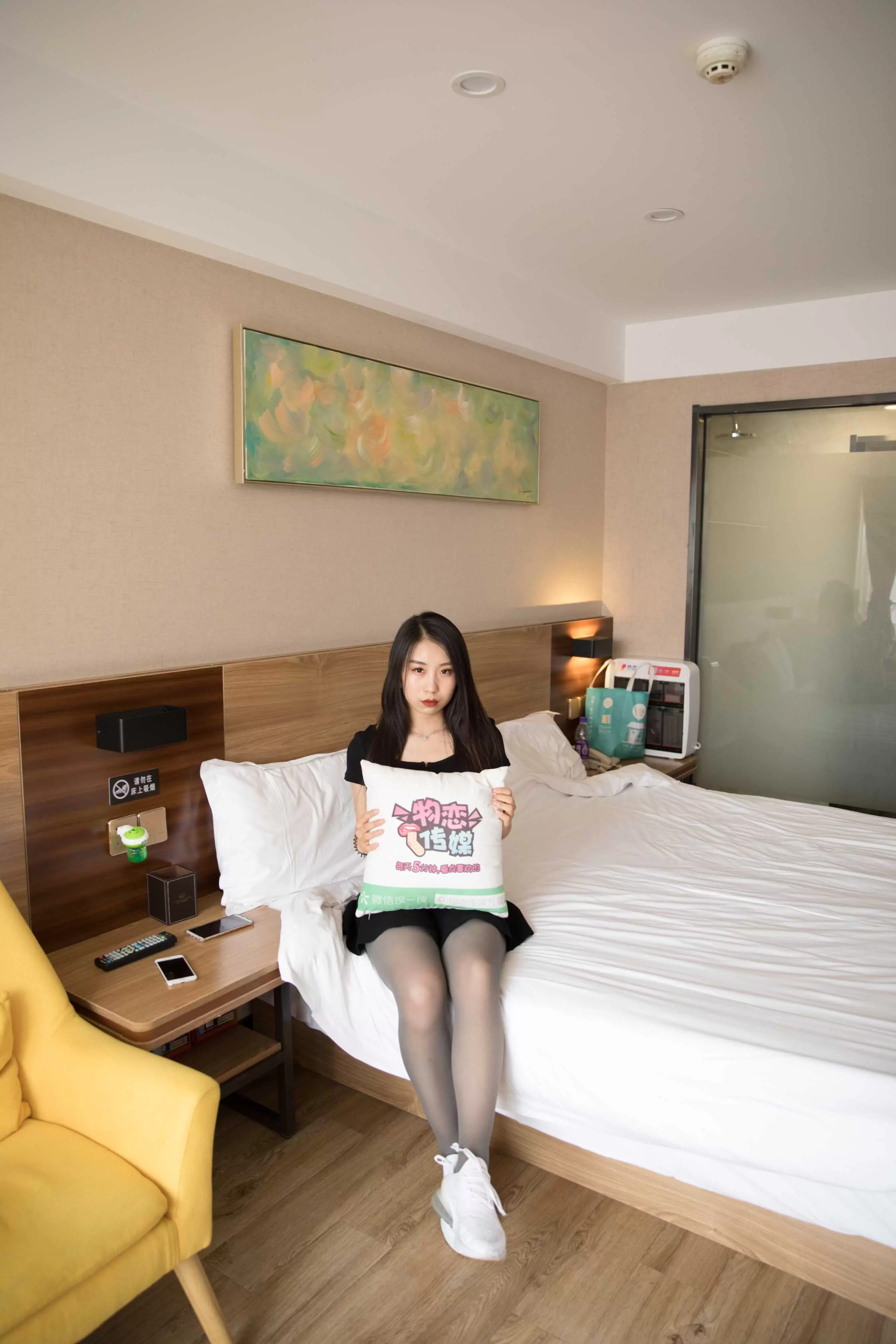 物恋传媒 No.162 璐璐-典雅的唯美 [155P+1V3.32G] - 秀人网免费无水印在线套图写真