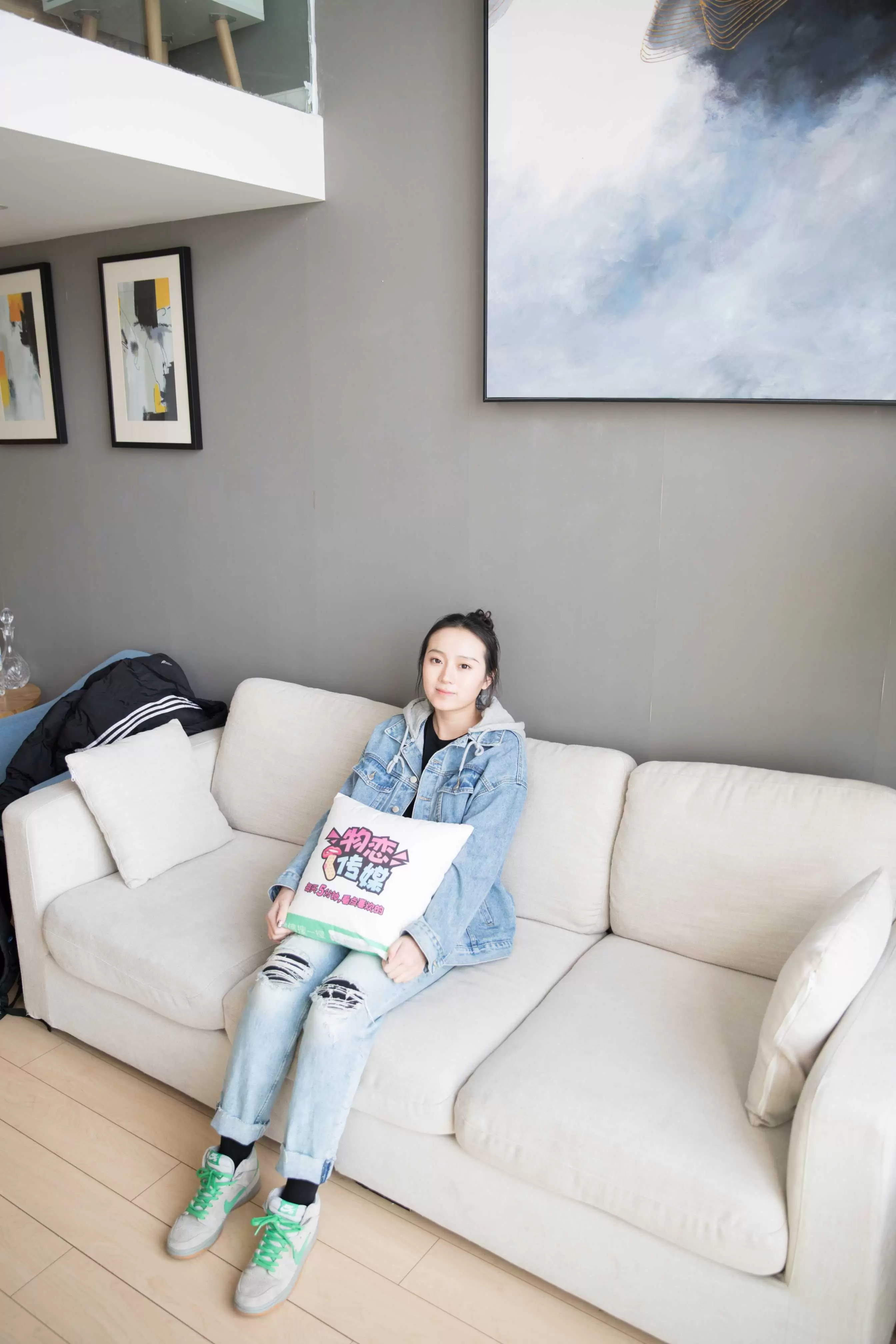 物恋传媒 No.141 叶然-休闲装下的经典搭配 [140P+1V2.6G] - 秀人网免费无水印在线套图写真