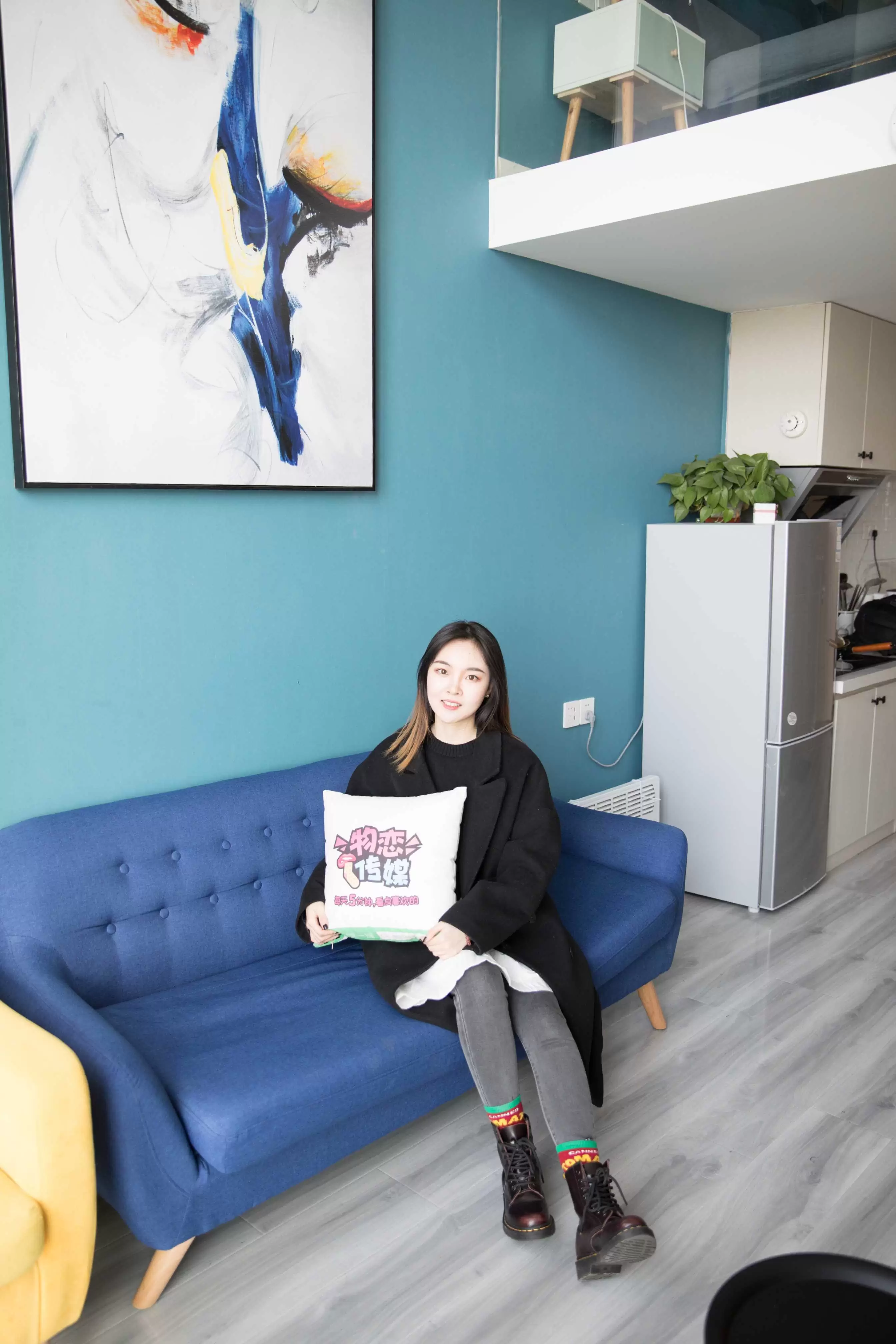 物恋传媒 No.139 溏心-马丁靴下的多彩棉袜 [211P+1V3.82G] - 秀人网免费无水印在线套图写真