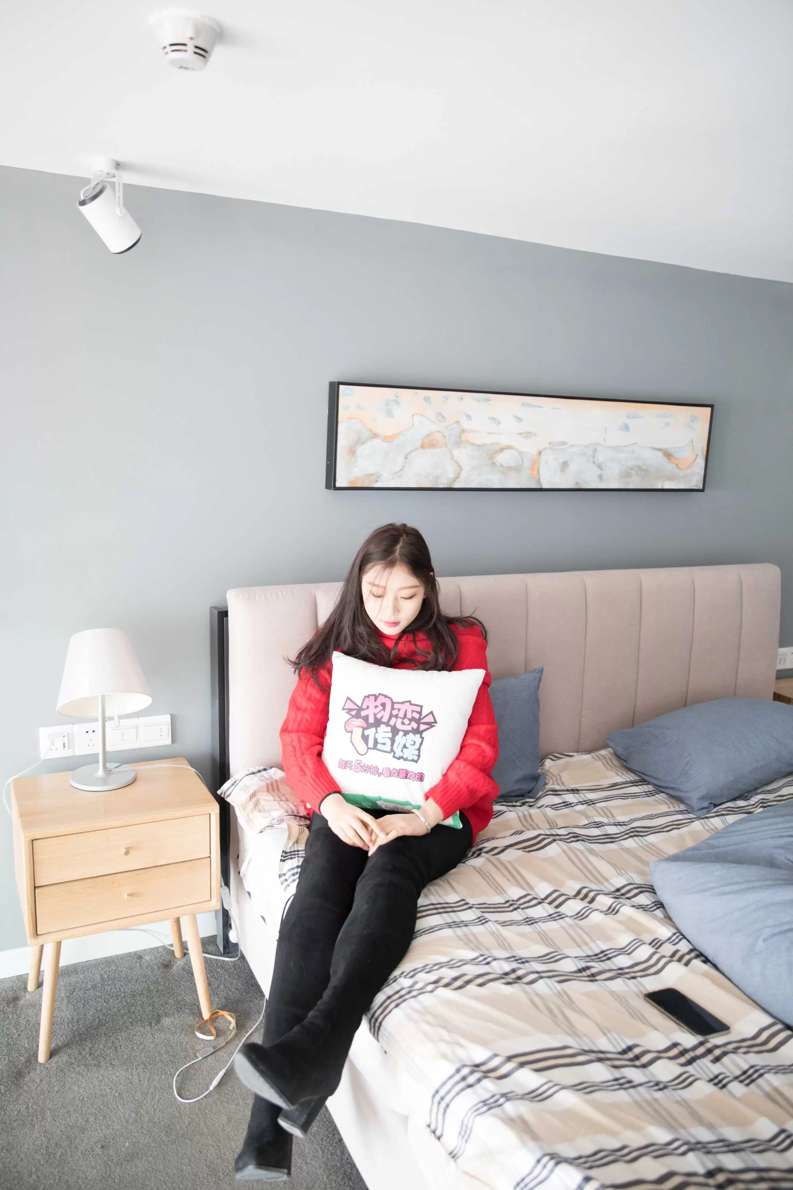 物恋传媒 No.136 陌非-冰与火之歌 [130P+1V2.60GB] - 秀人网免费无水印在线套图写真