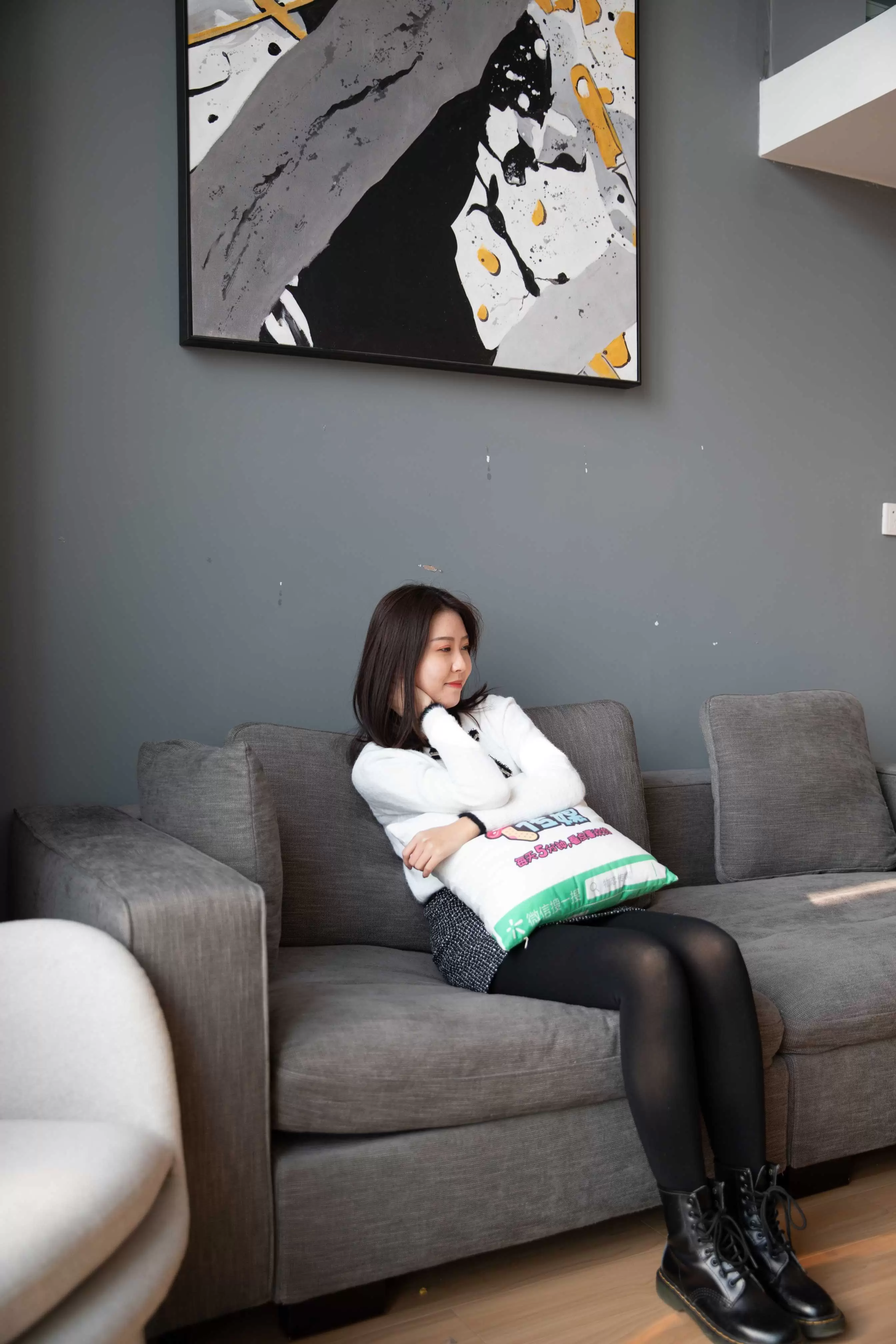 物恋传媒 No.097 可儿-眼前的H不是H，你要的轻 [99P+1V1.09GB] - 秀人网免费无水印在线套图写真