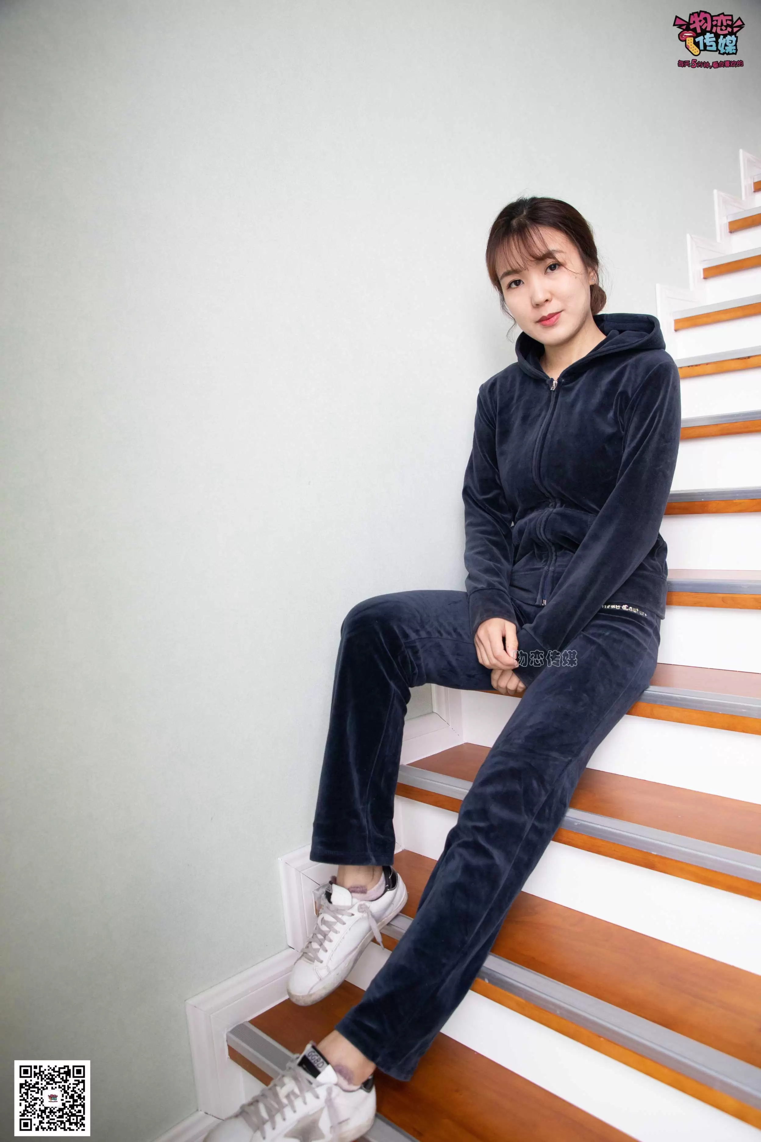 物恋传媒 No.074 晚晴-169身高与35码脚丫的神奇搭配 [152P+1V1.08GB] - 秀人网免费无水印在线套图写真