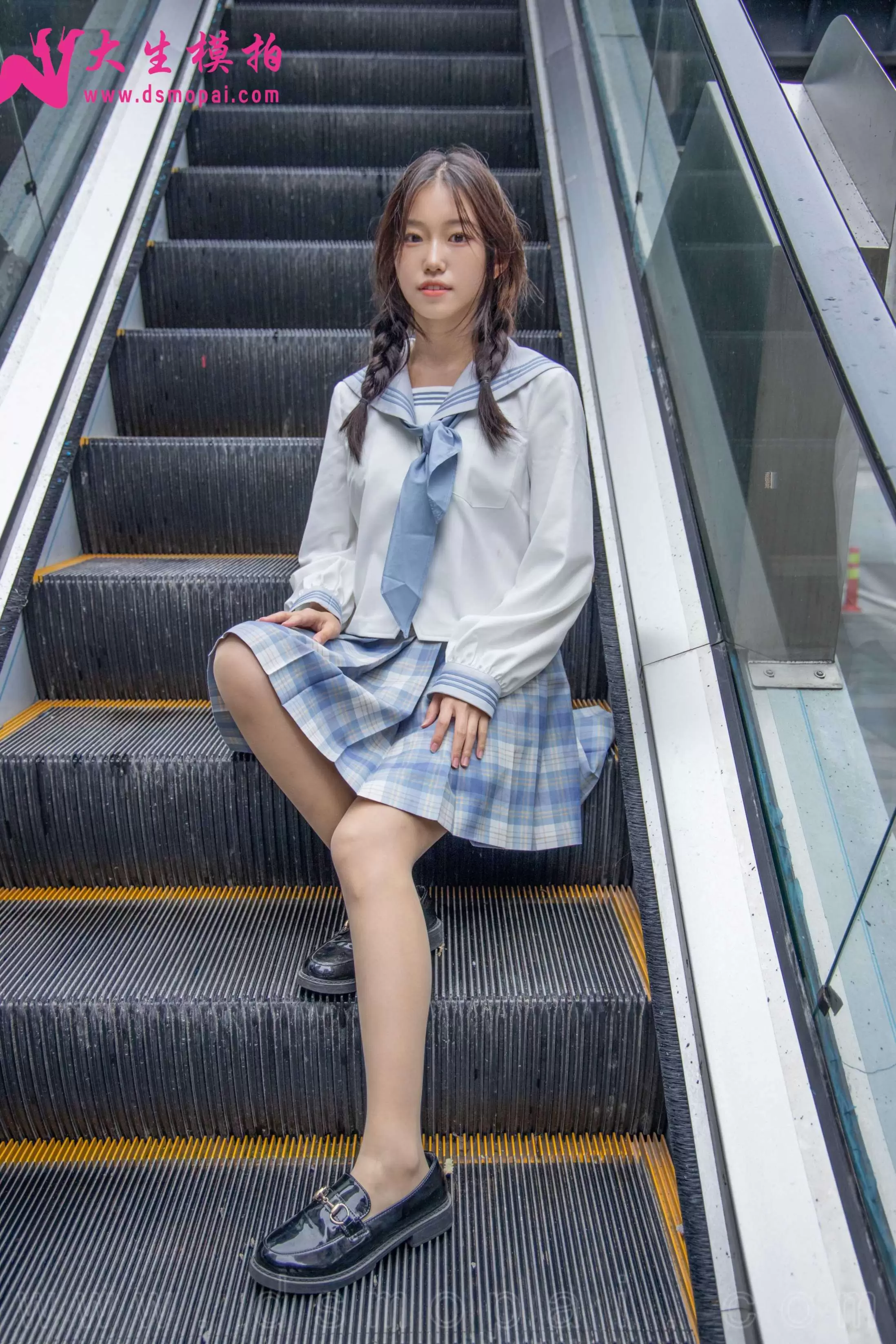 大生模拍 NO.253 秋曼 纯欲脸[47P／360MB] - 秀人网免费无水印在线套图写真