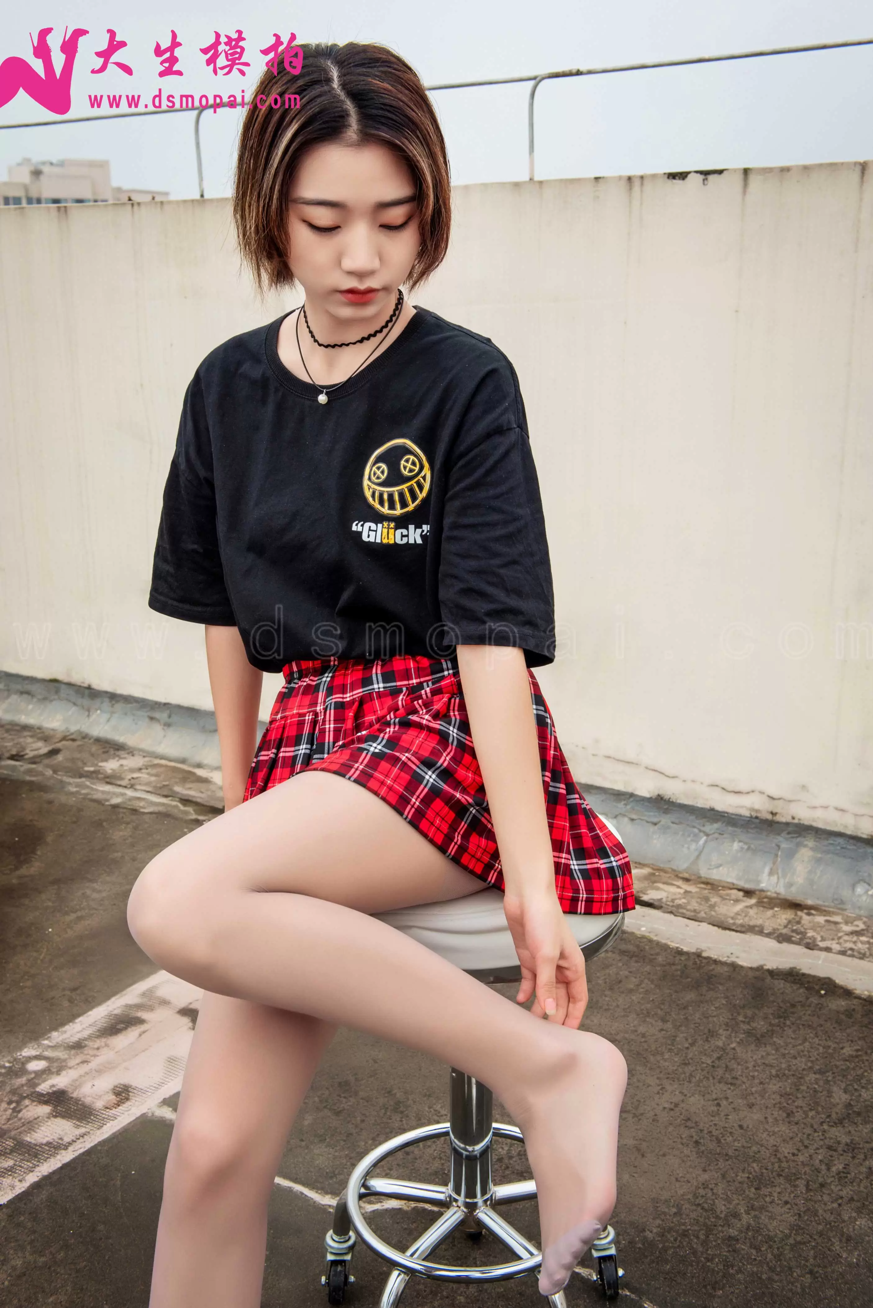 大生模拍 NO.211 小小天台美足 [49P1V614MB] - 秀人网免费无水印在线套图写真