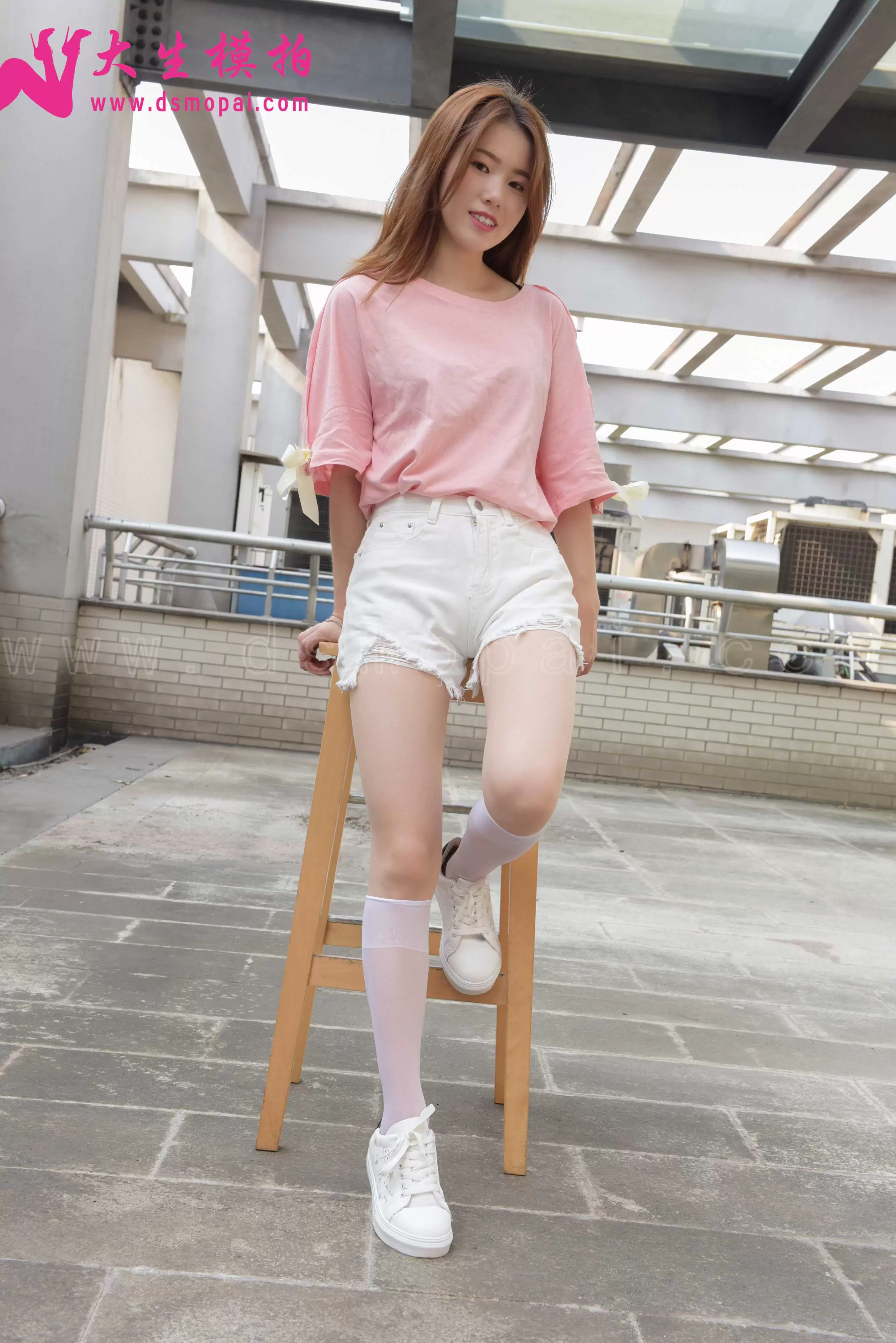 大生模拍 No.143 文静 抖音网红丝 肉丝+白丝 [60P1V415MB] - 秀人网免费无水印在线套图写真