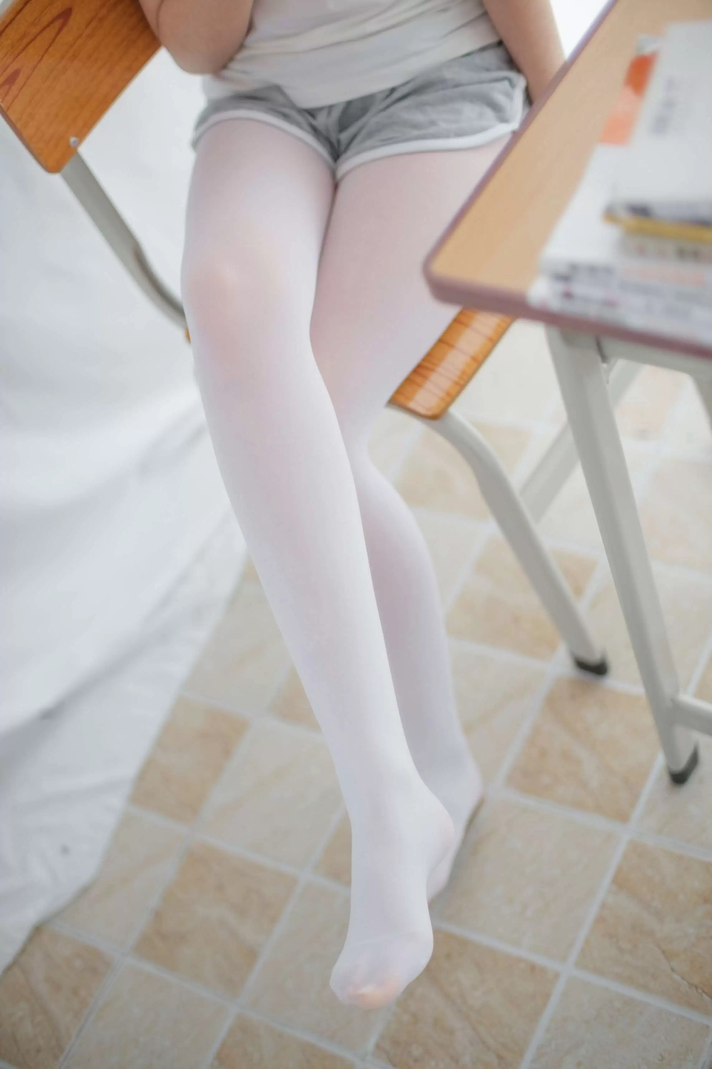 R15-005 JK白丝诱惑 [85P-435MB] - 秀人网免费无水印在线套图写真