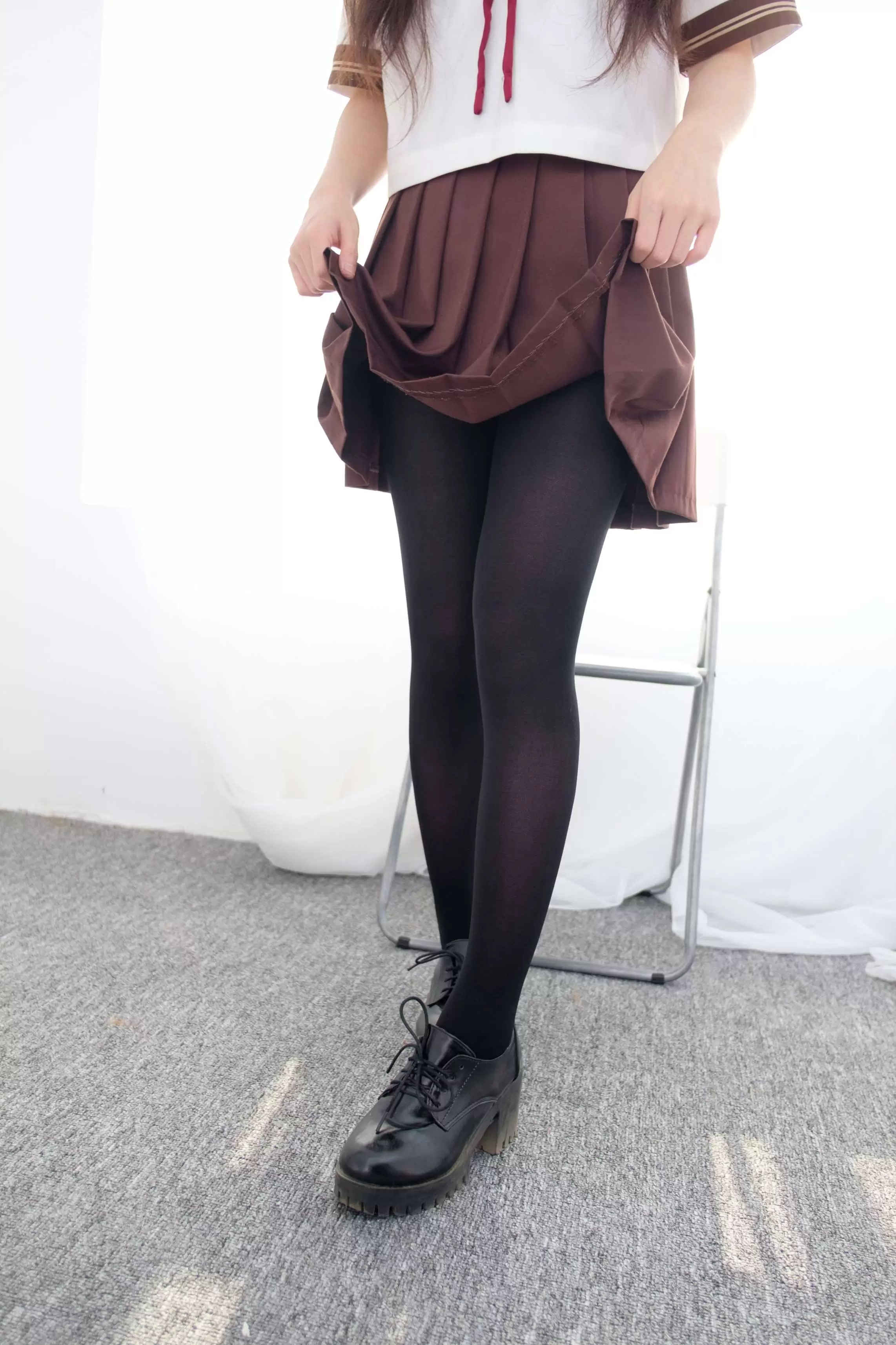 BETA-011 JK黑丝美足 [68P-302MB] - 秀人网免费无水印在线套图写真