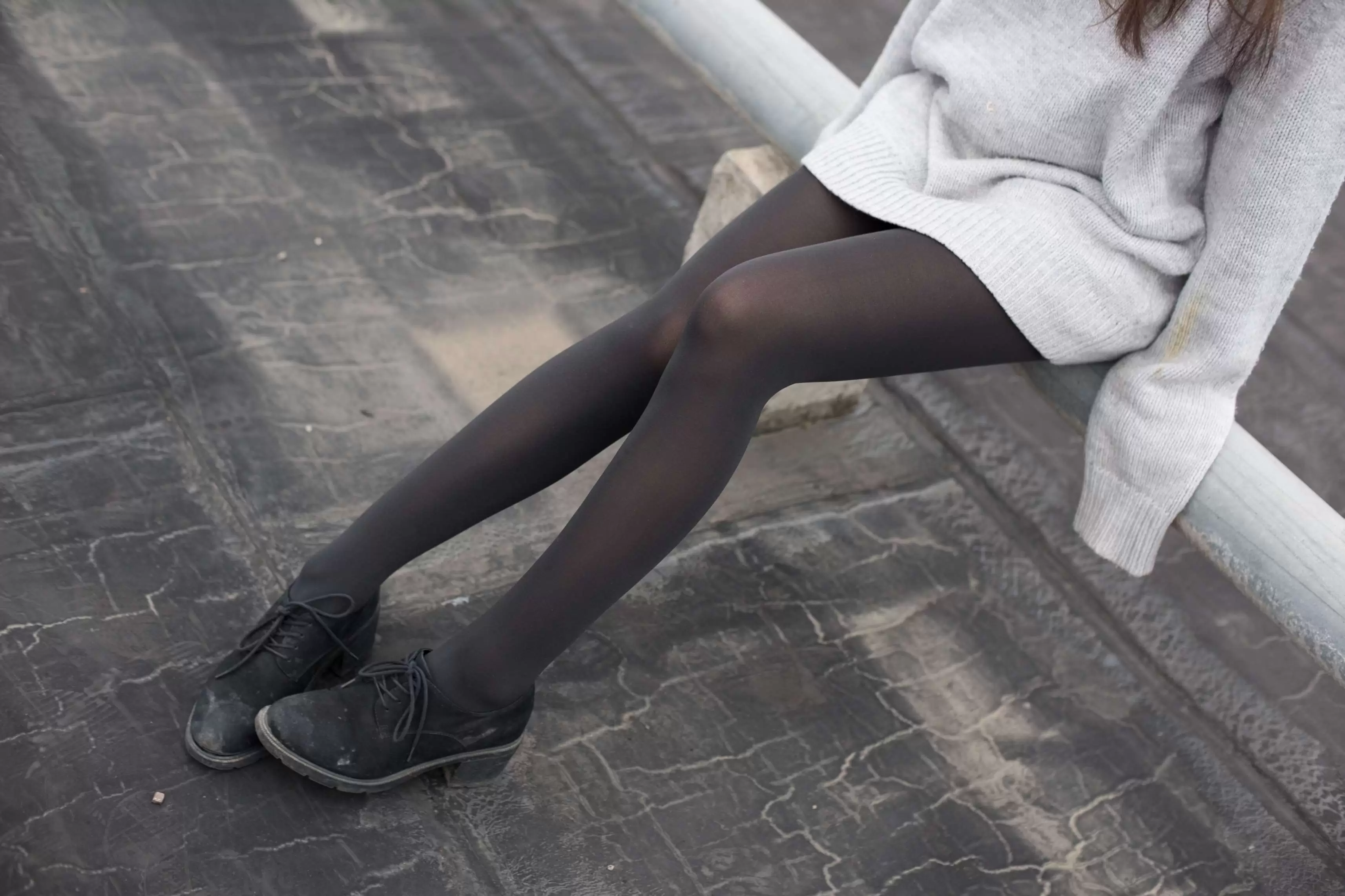 BETA-007 楼梯间的黑丝小妹 [47P-285MB] - 秀人网免费无水印在线套图写真