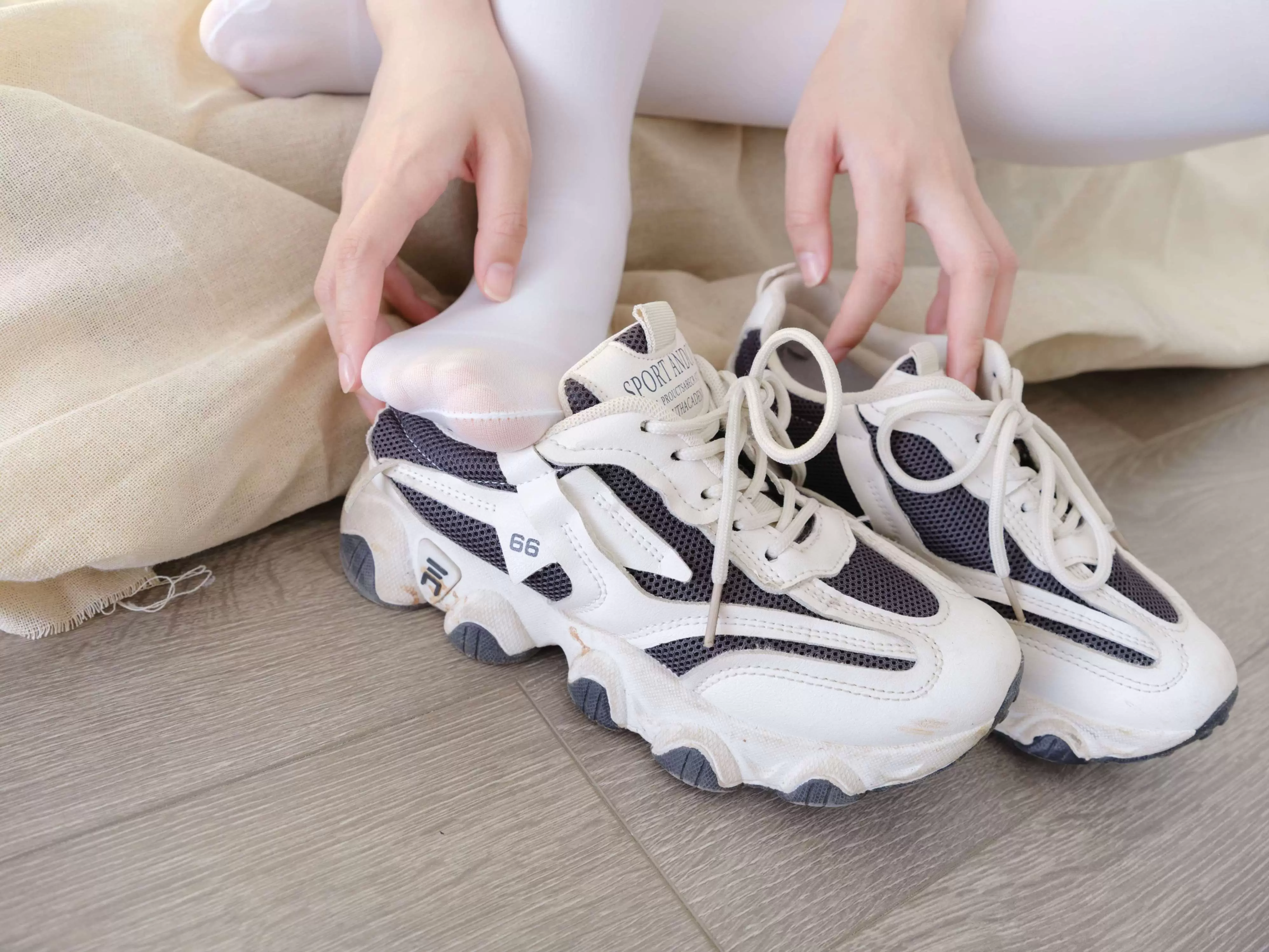 内部VIP系列 小樱 02E4K[121P-1V-6.4G] - 秀人网免费无水印在线套图写真