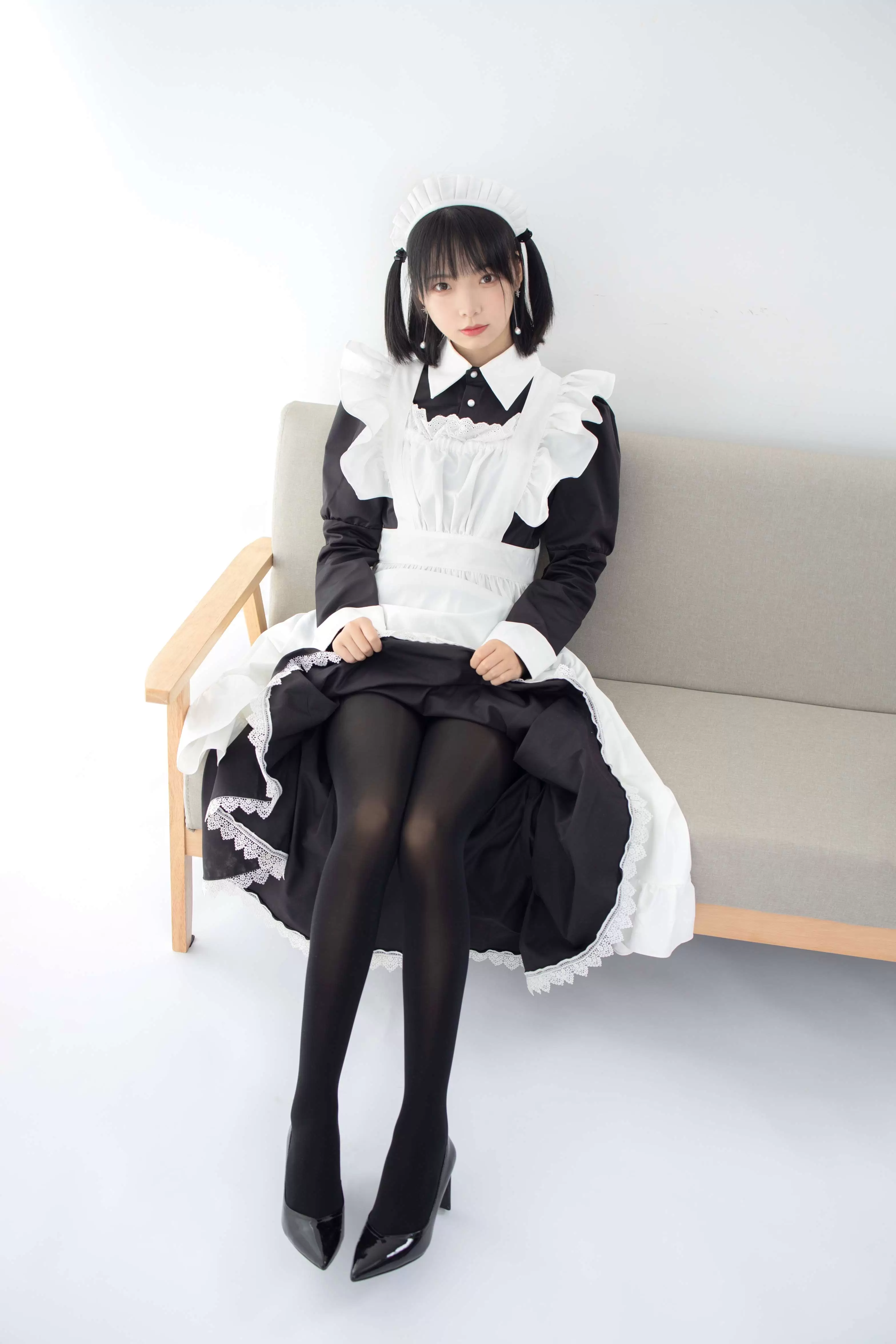 JKFUN-029 卉子 80D黑丝 踩物女仆 [67P+1V／3.16G] - 秀人网免费无水印在线套图写真