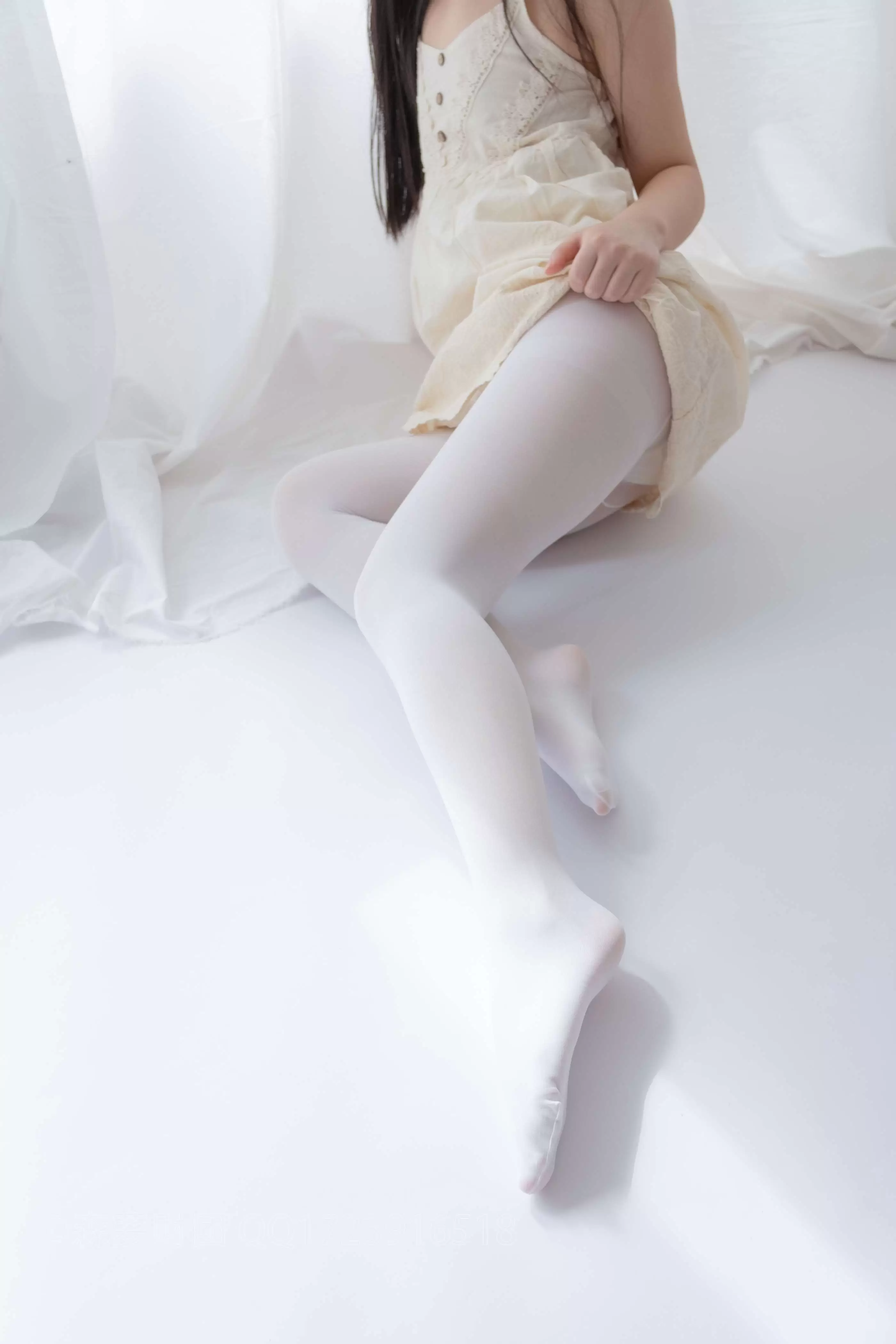 ALPHA-013 白丝女孩玩美足 [90P-838MB] - 秀人网免费无水印在线套图写真