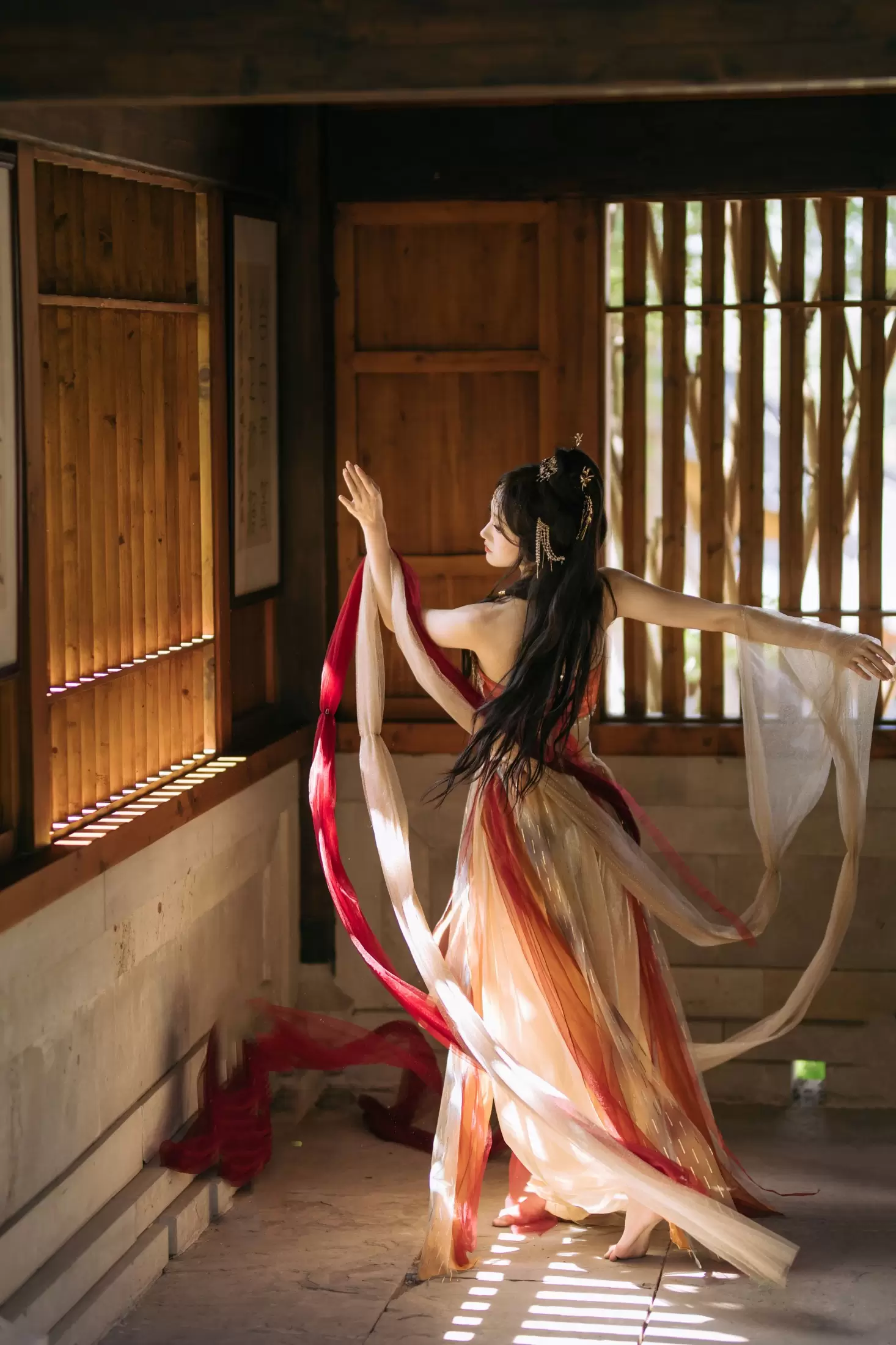 冬初六 – 《又遇敦煌》[17P] - 秀人网免费无水印在线套图写真