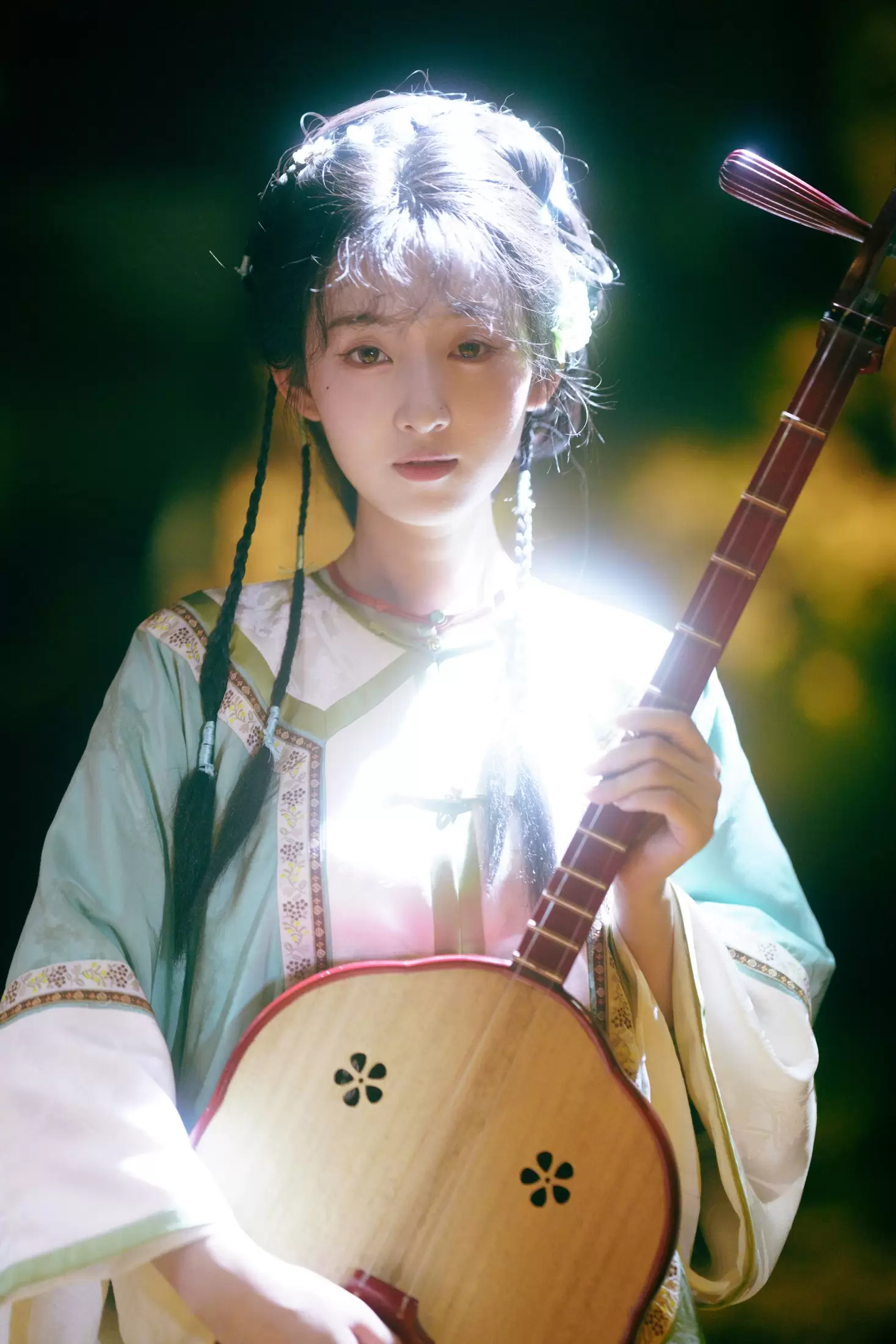 一只梳子君 – 《误入眉眼，可叹惊鸿》[13P] - 秀人网免费无水印在线套图写真