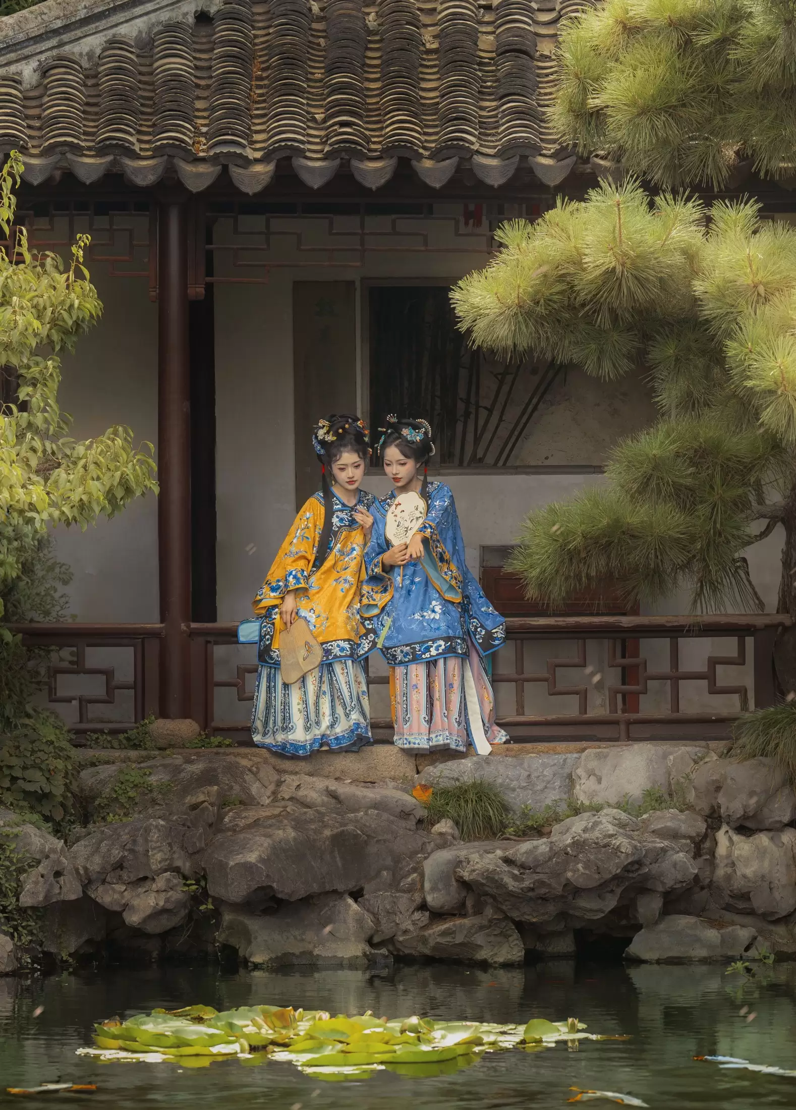 遥七不卖鸡毛菜 曦月云 – 《她和她的故事》[13P] - 秀人网免费无水印在线套图写真