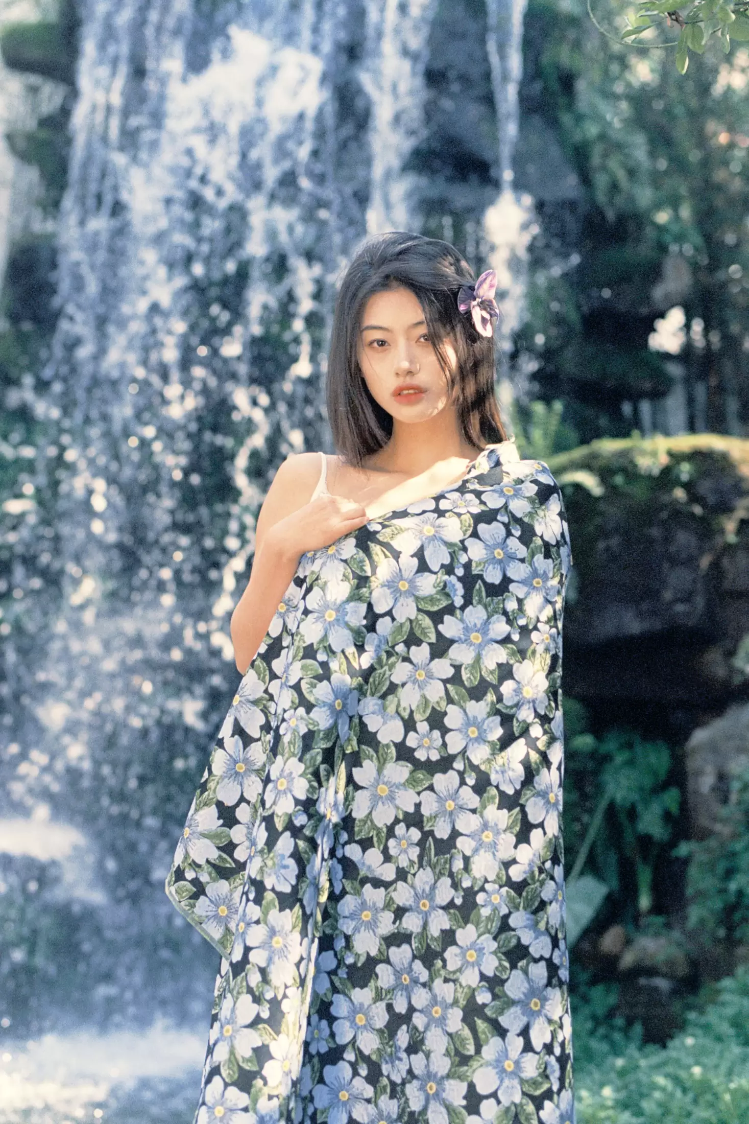 千禧 – 《带我苦涩的眼睛长出春天》[18P] - 秀人网免费无水印在线套图写真