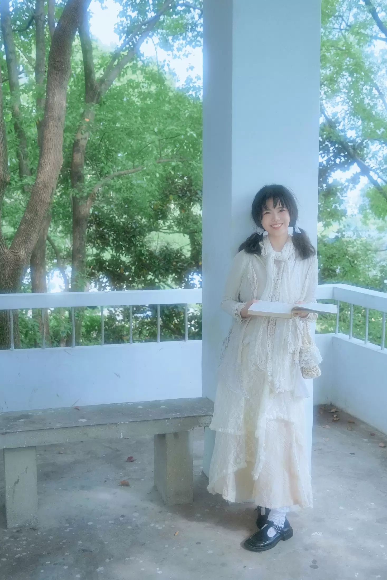 雁阿啾 – 《树与光》[18P] - 秀人网免费无水印在线套图写真