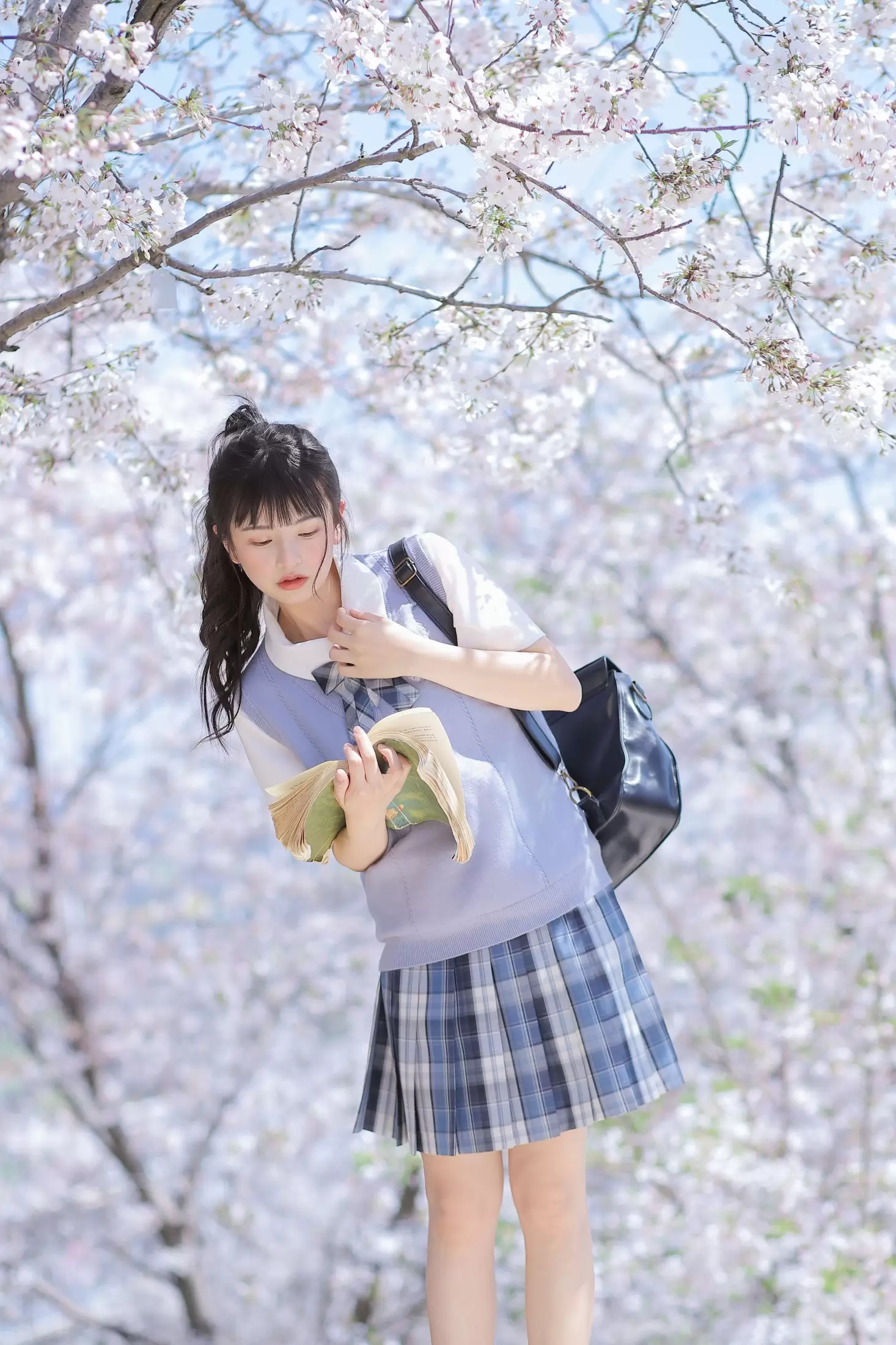 捉到一只苏苏 – 《花信物语》[17P] - 秀人网免费无水印在线套图写真