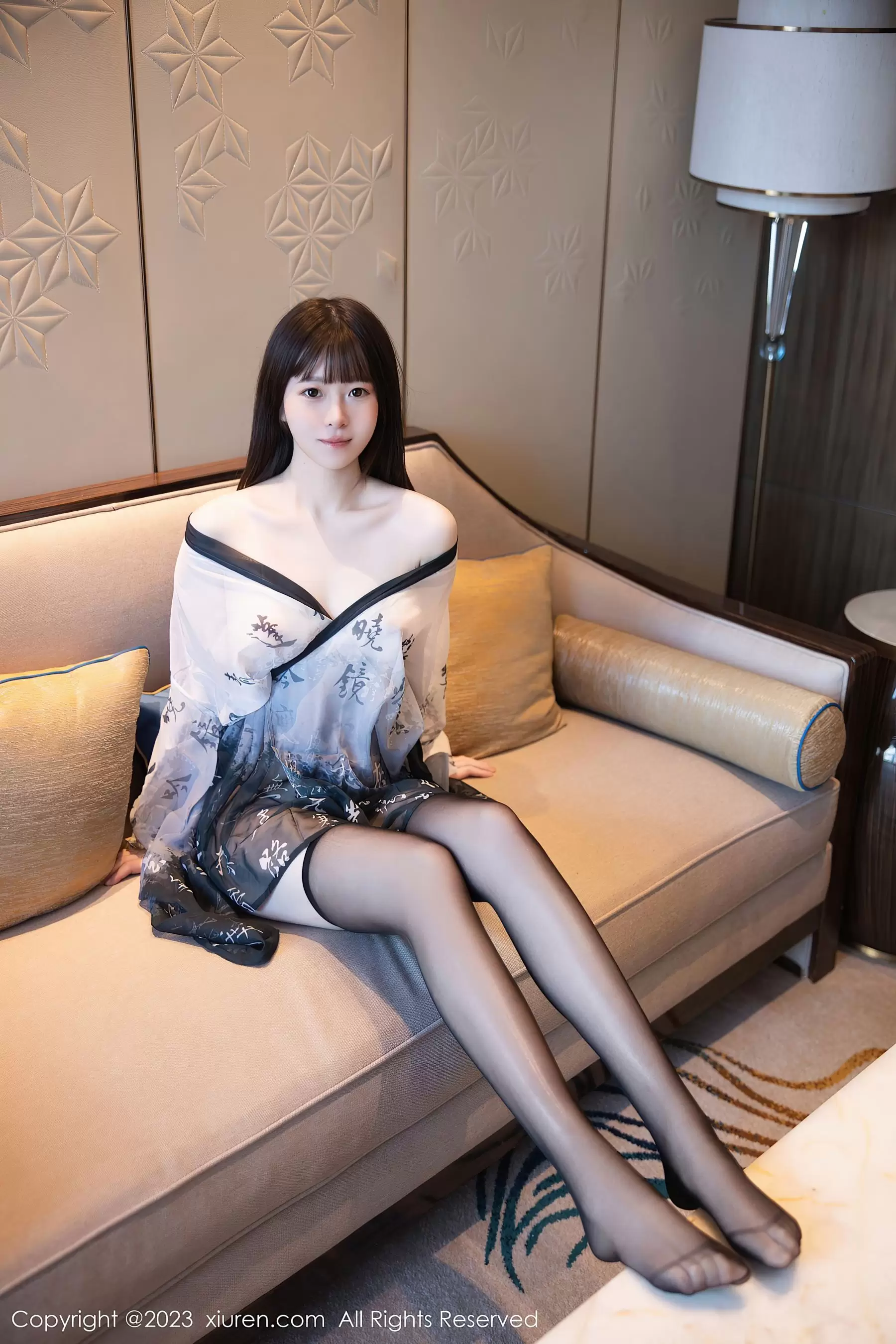 XiuRen 秀人 No.7459 林悠悠 黑丝美腿 - 秀人网免费无水印在线套图写真