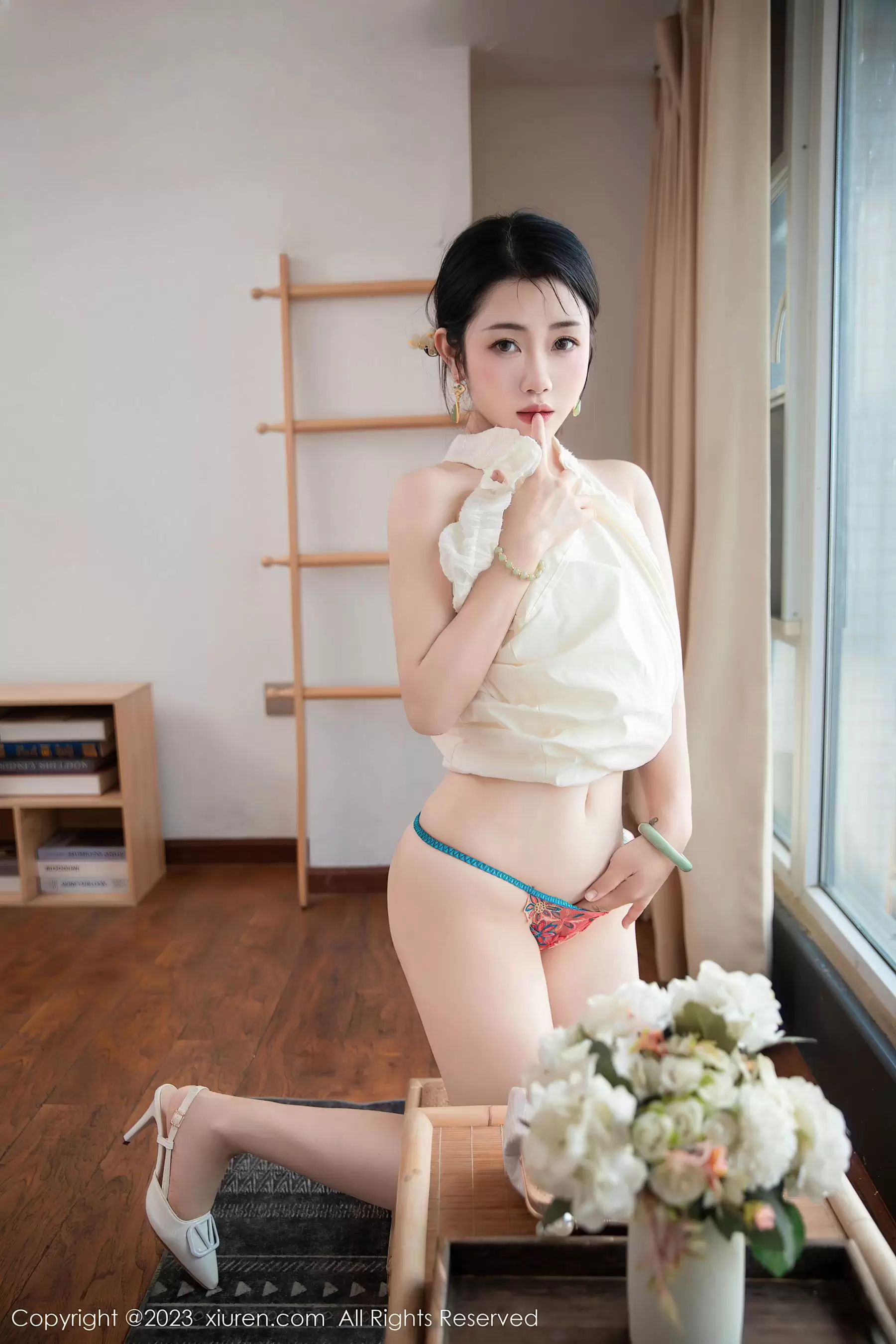 XiuRen 秀人 No.7435 严利娅Yuliya 旗袍美臀 - 秀人网免费无水印在线套图写真