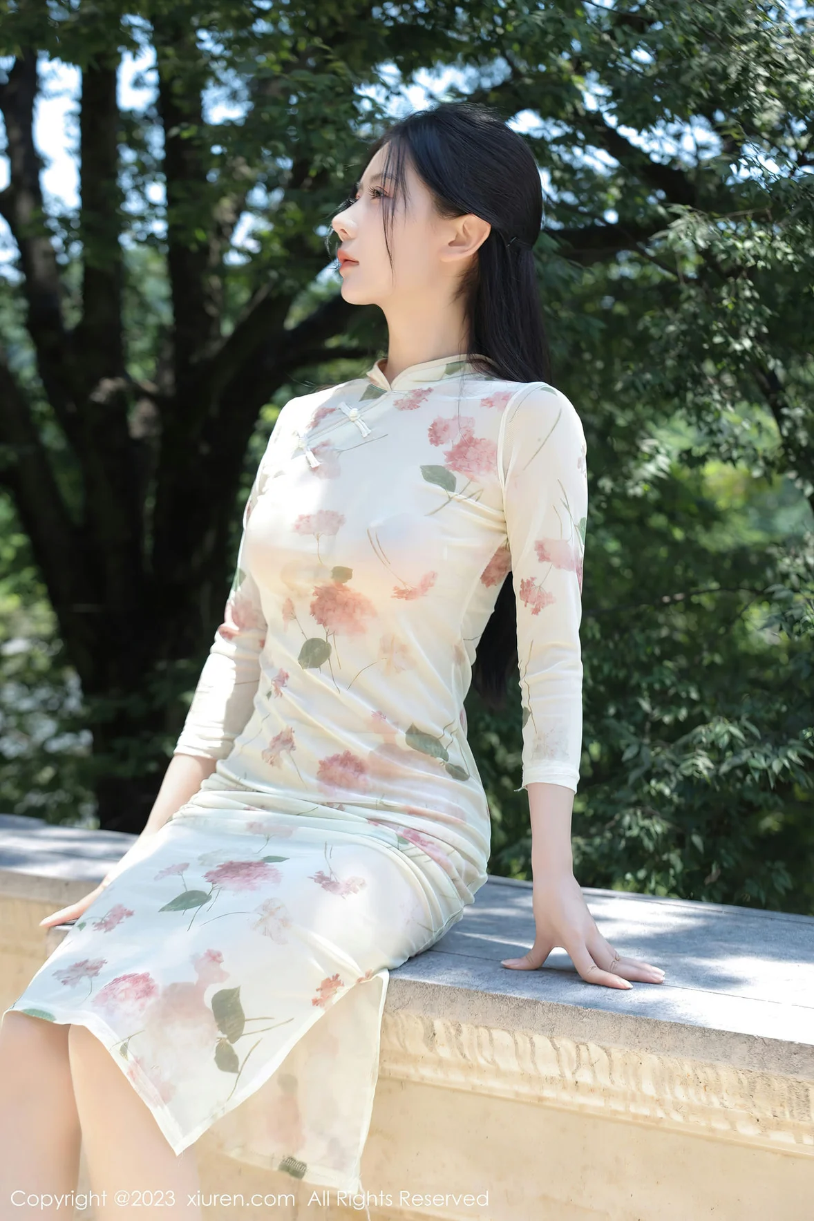 XiuRen 秀人 No.7168 尹甜甜 米色旗袍性感写真 [47P] - 秀人网免费无水印在线套图写真