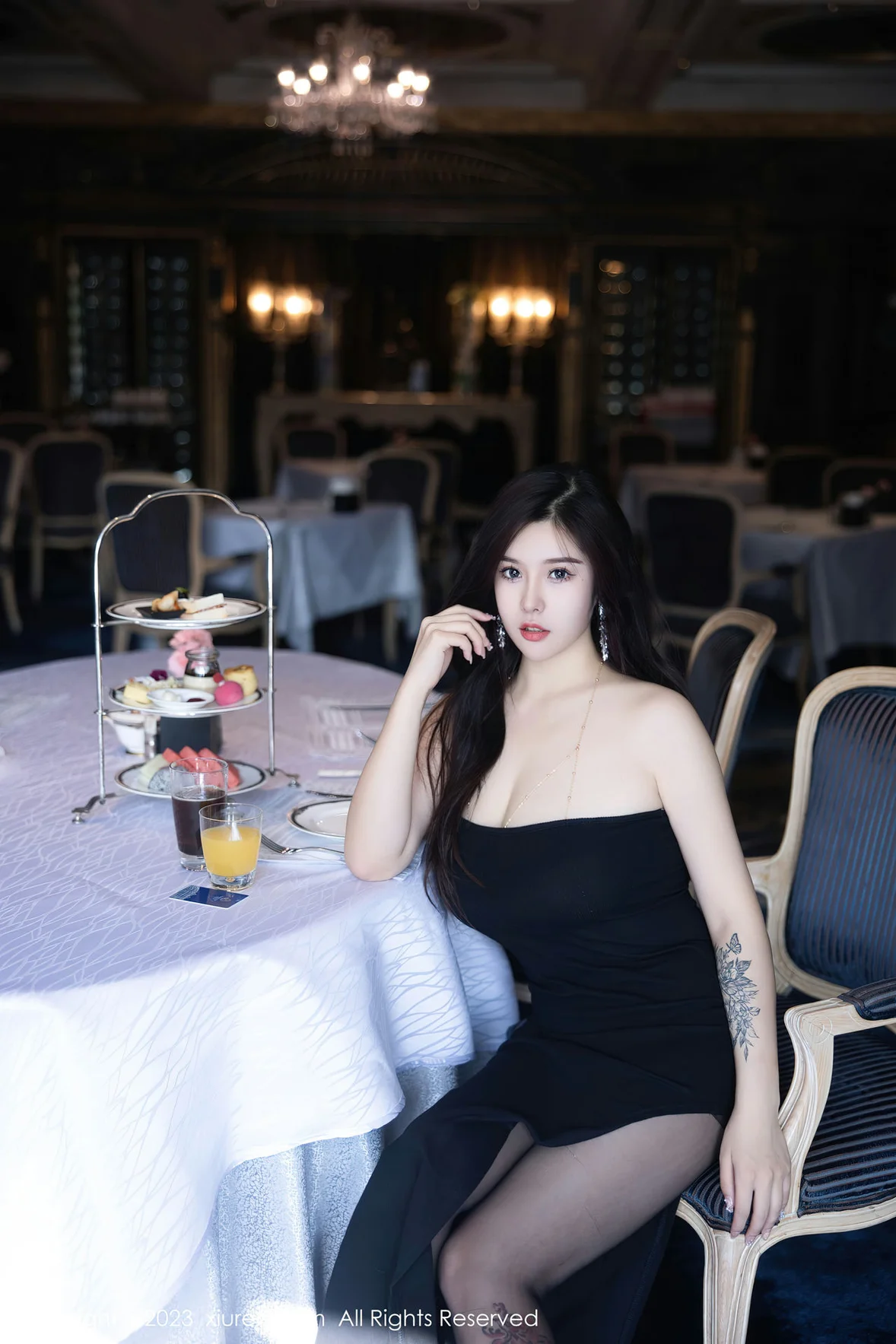 XiuRen 秀人 No.6973 周思乔Betty巨乳黑色露肩短裙性感私房 [81P] - 秀人网免费无水印在线套图写真