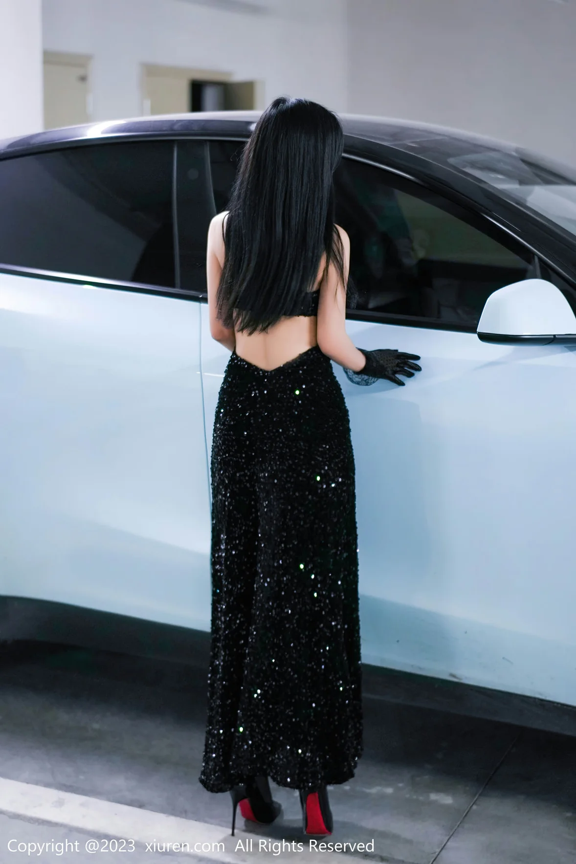 XiuRen 秀人 No.6881 laura阿姣 停车场尾随主题性感写真 [70P] - 秀人网免费无水印在线套图写真