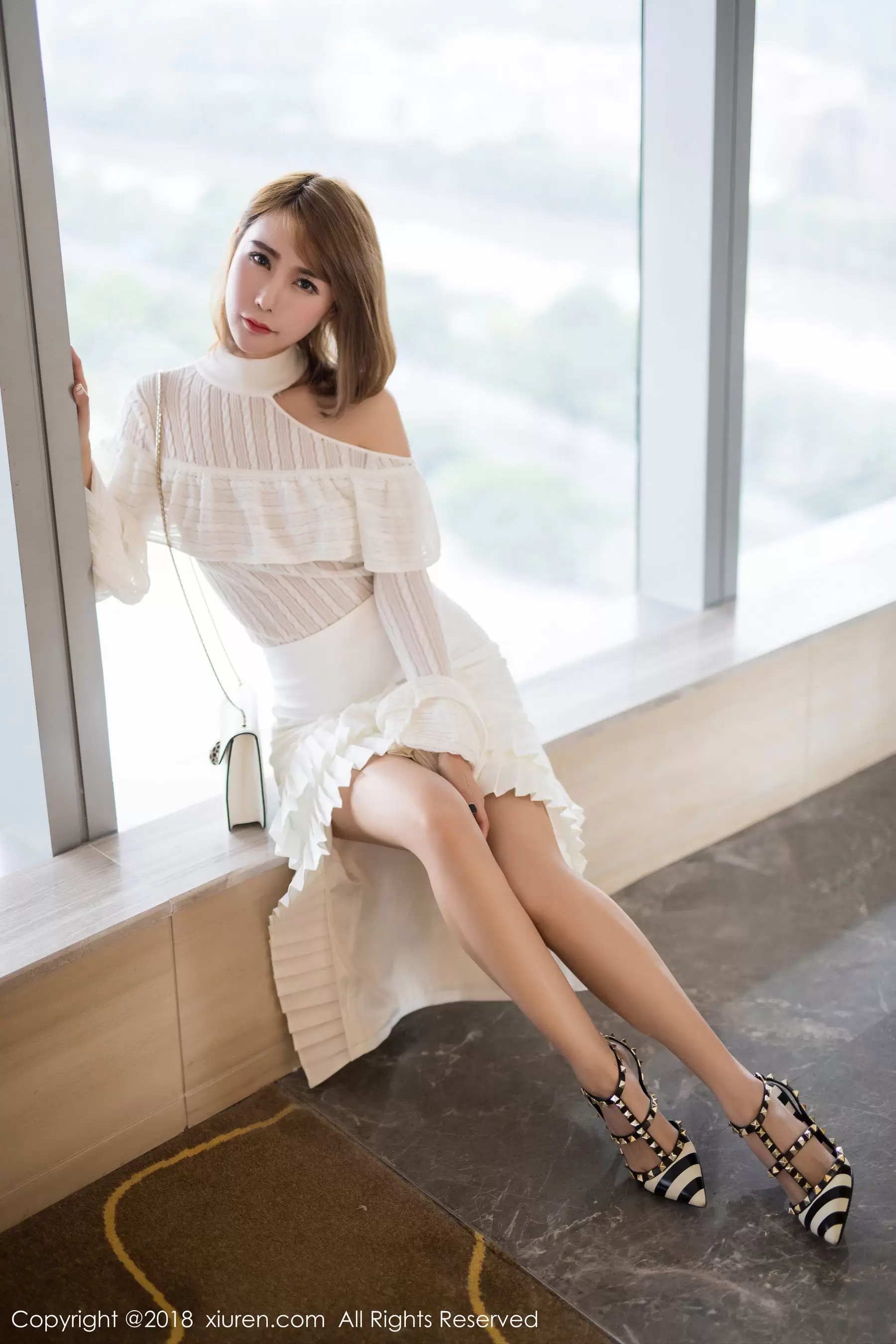 秀人 No.1121 楚恬Olivia - 秀人网免费无水印在线套图写真