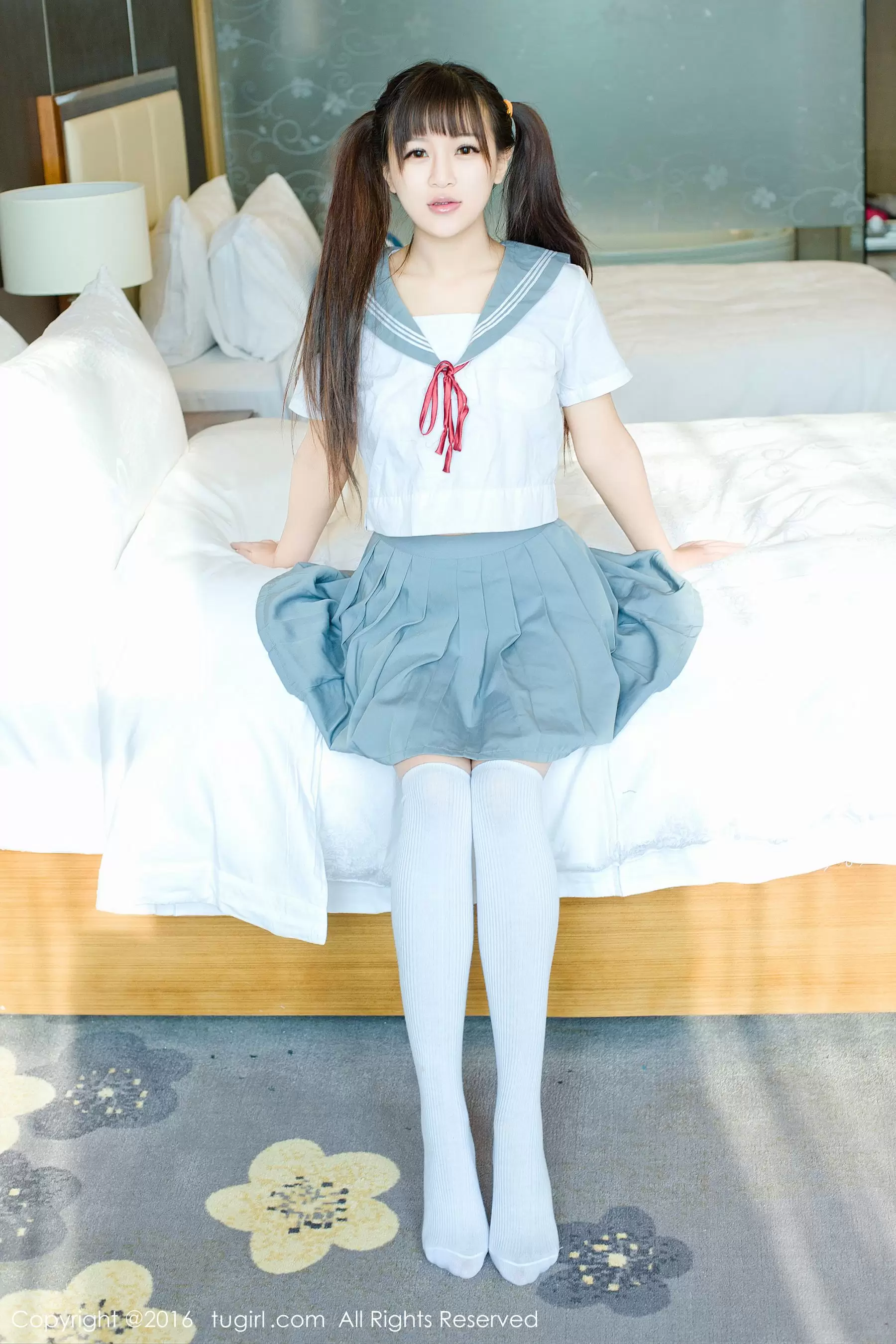 v熙熙熙熙恩v(李佳瞳)《日系短裙、卡哇伊内衣、学生装白色丝袜》 秀人网 No.672 - 秀人网免费无水印在线套图写真