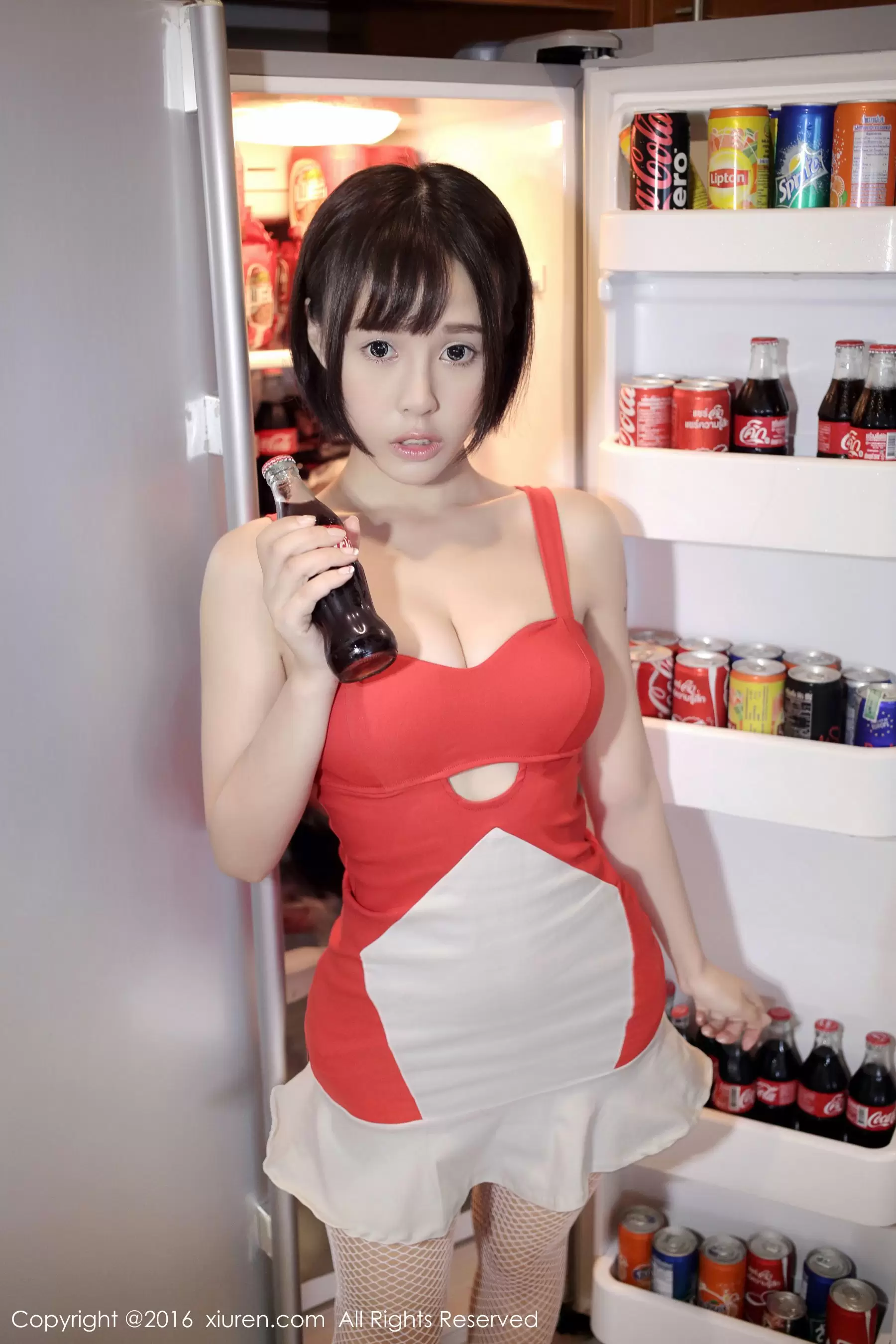 Evelyn艾莉《小红裙》 秀人网 No.665 - 秀人网免费无水印在线套图写真