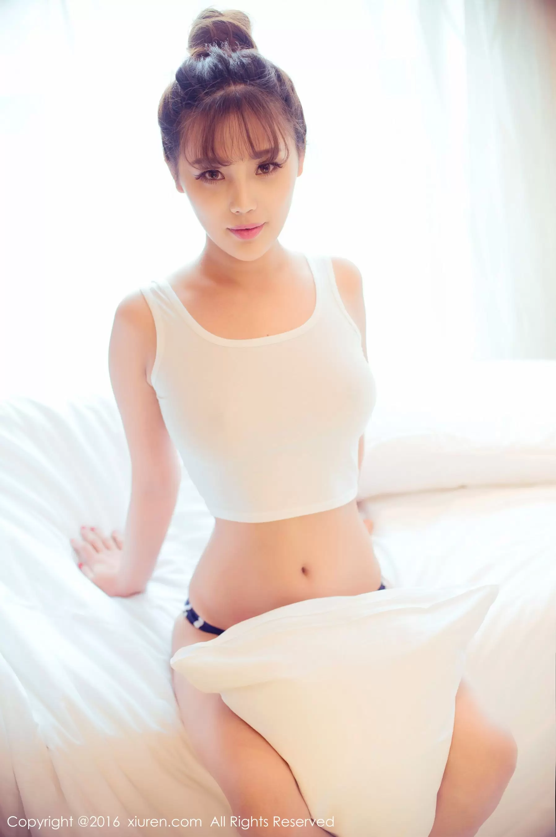 周予然《高叉泳衣、爆乳内衣、高跟美腿、白色超短工字背心装》 秀人网 No.633 - 秀人网免费无水印在线套图写真