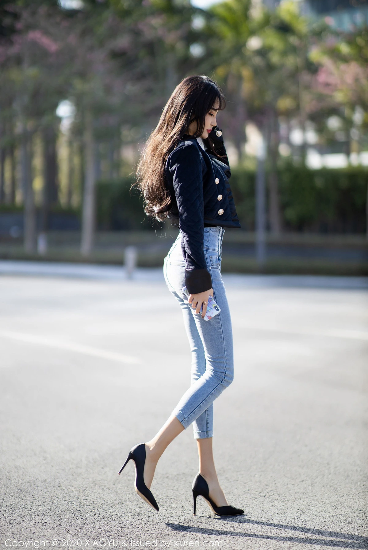 语画界 VOL.235 Miko酱吖 - 秀人网免费无水印在线套图写真