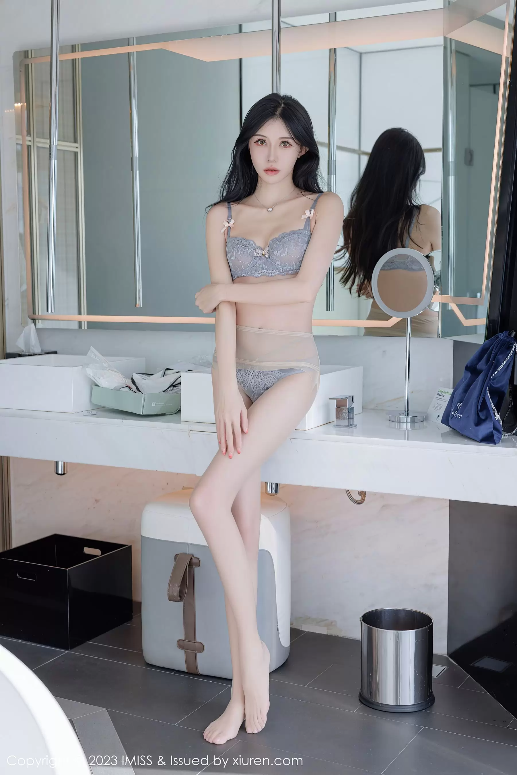 爱蜜社 VOL.746 泥鳅鳅 时尚美腿 - 秀人网免费无水印在线套图写真